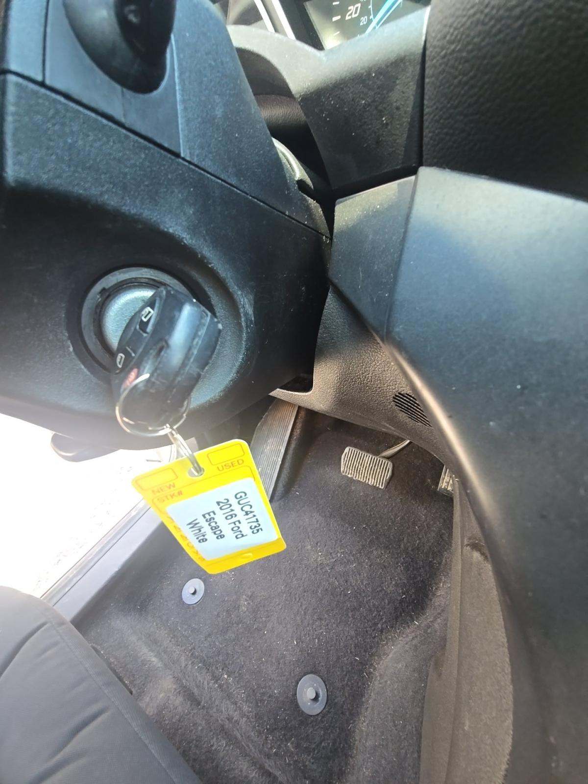 FORD ESCAPE - 8