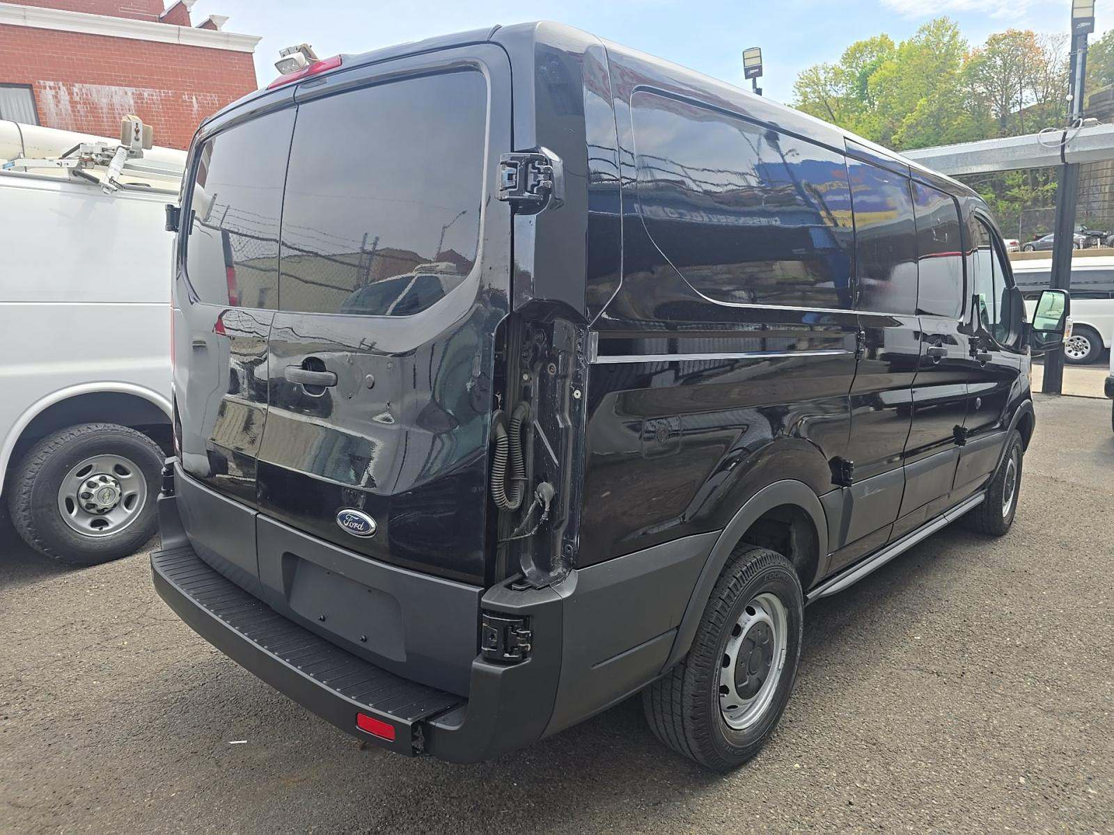 FORD TRANSIT 250 - 3