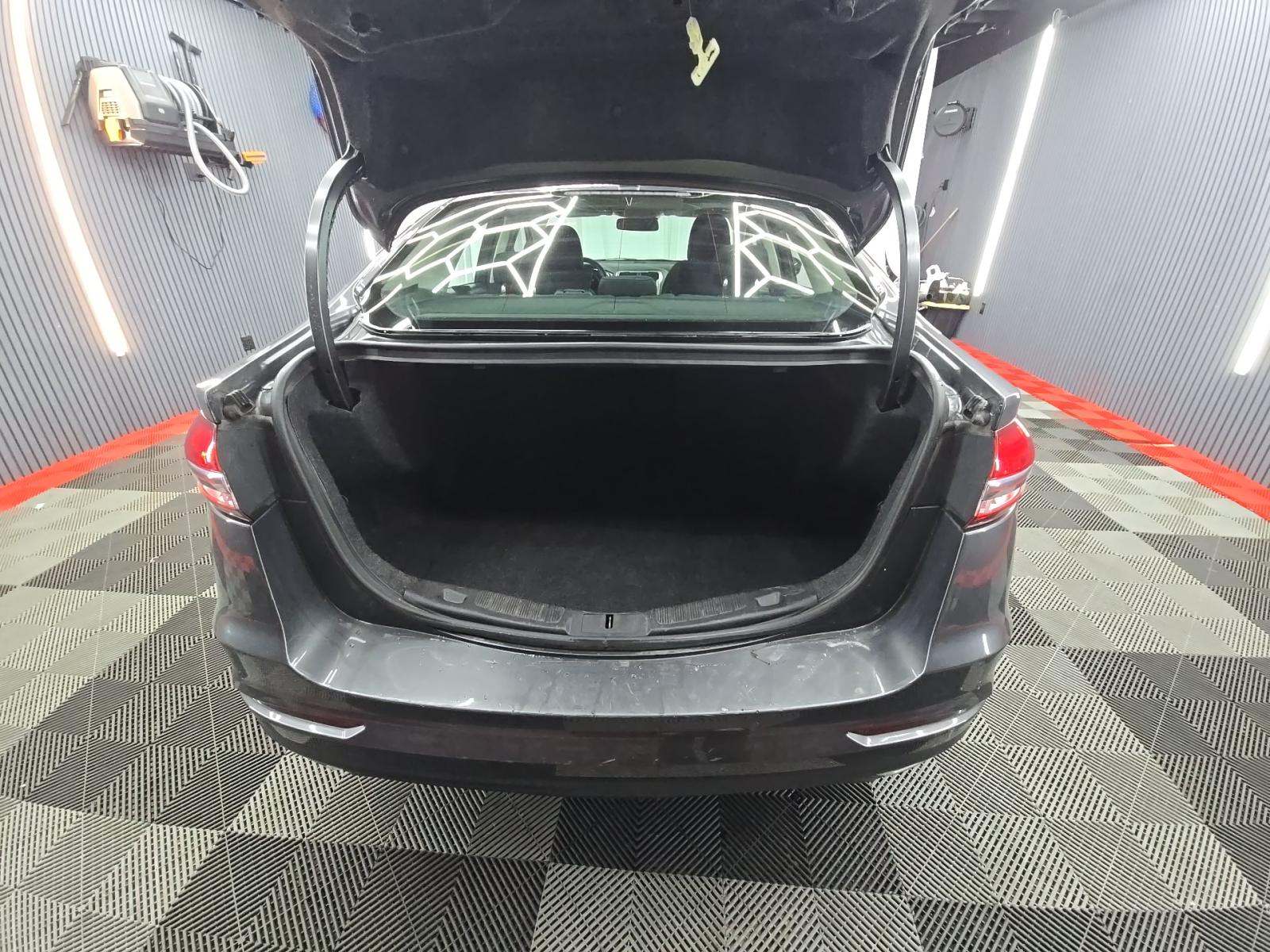 FORD FUSION - 10
