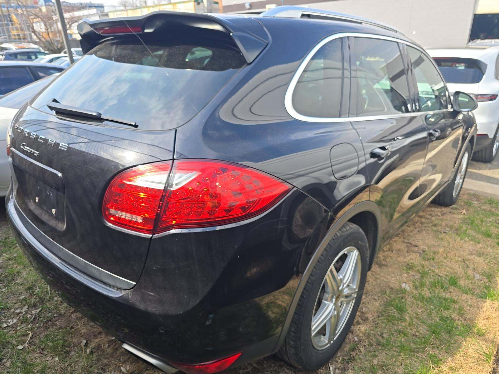 PORSCHE CAYENNE - 3