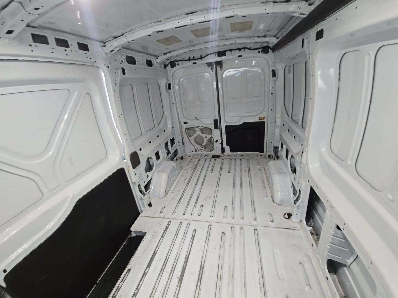 FORD TRANSIT 250 - 9