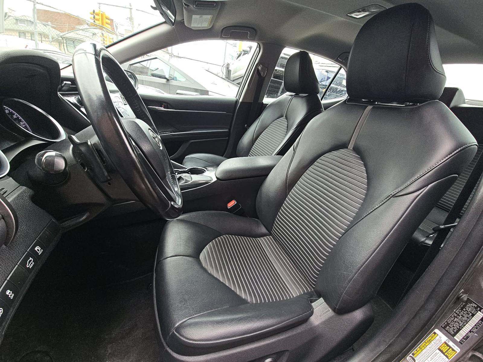 2020 Toyota Camry SE FWD