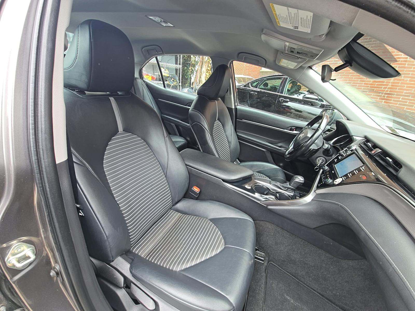 2020 Toyota Camry SE FWD