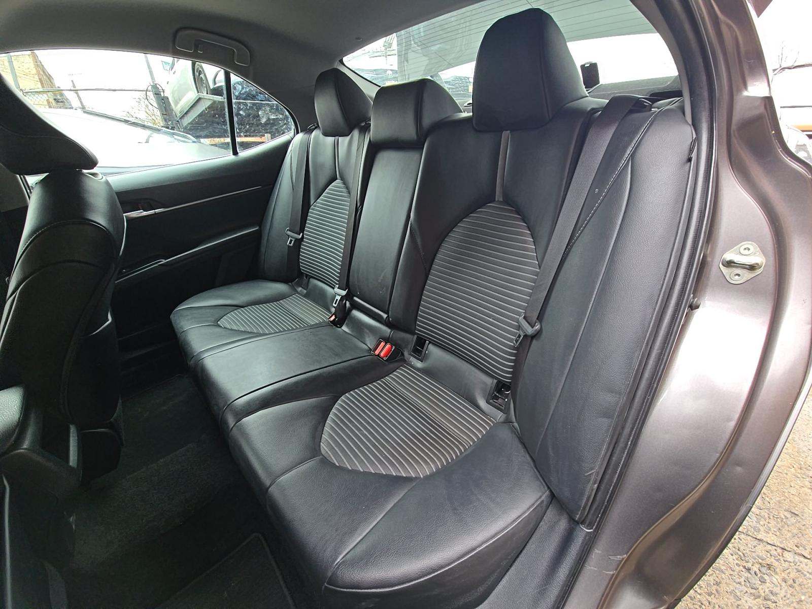 2020 Toyota Camry SE FWD