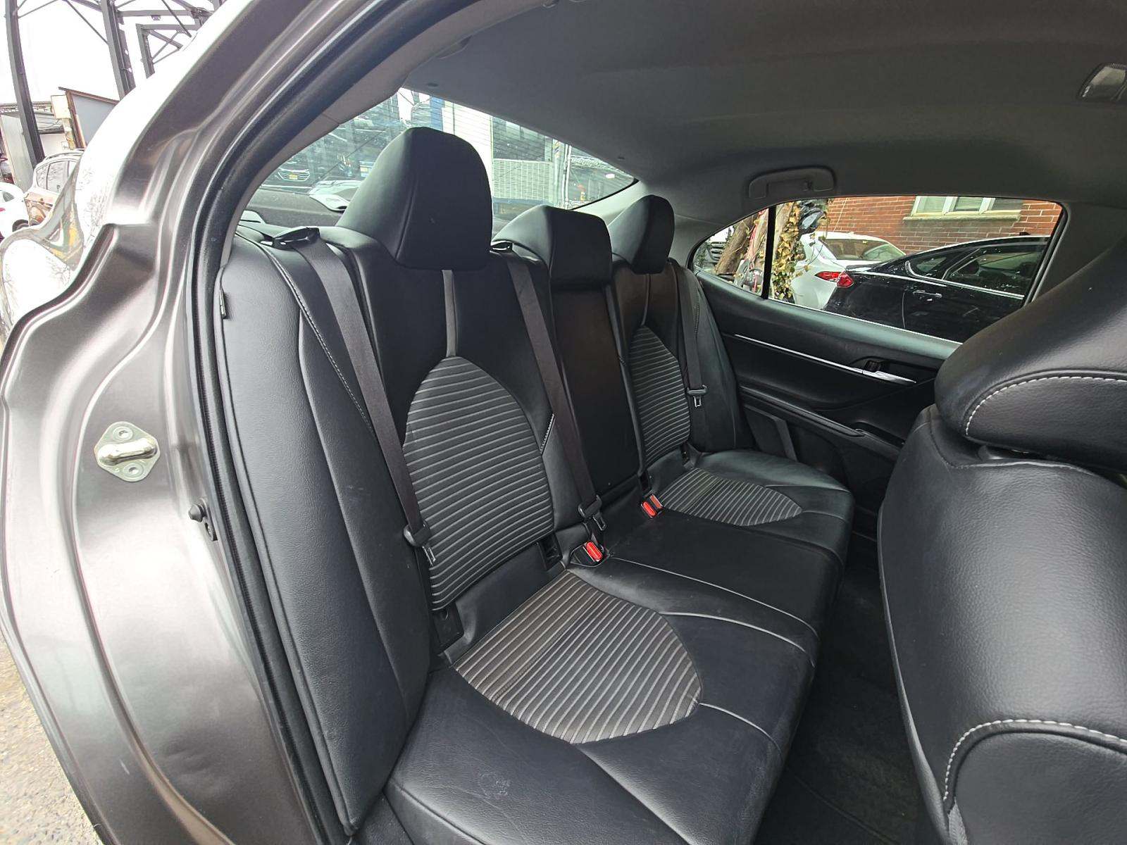 2020 Toyota Camry SE FWD