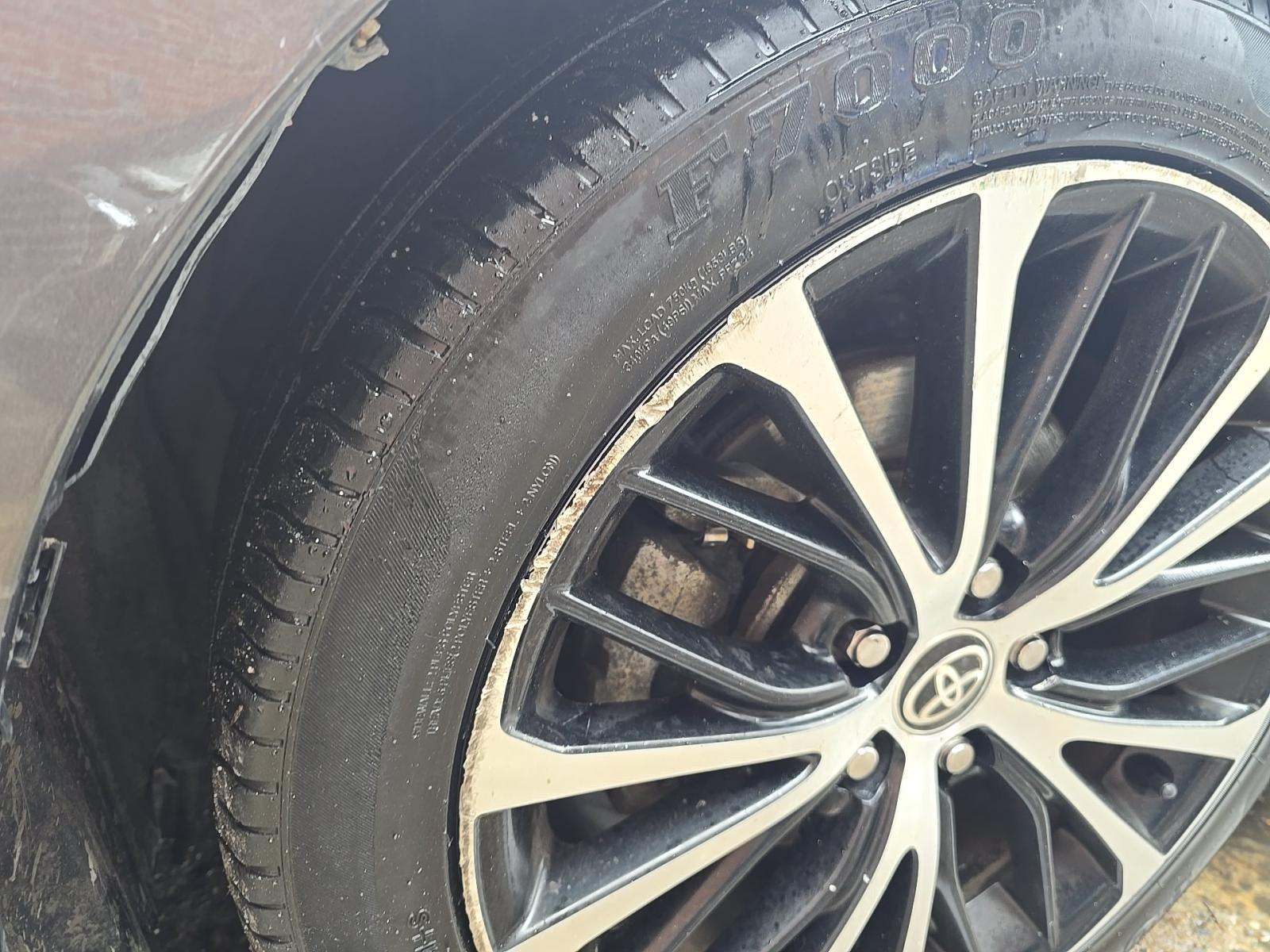 2020 Toyota Camry SE FWD