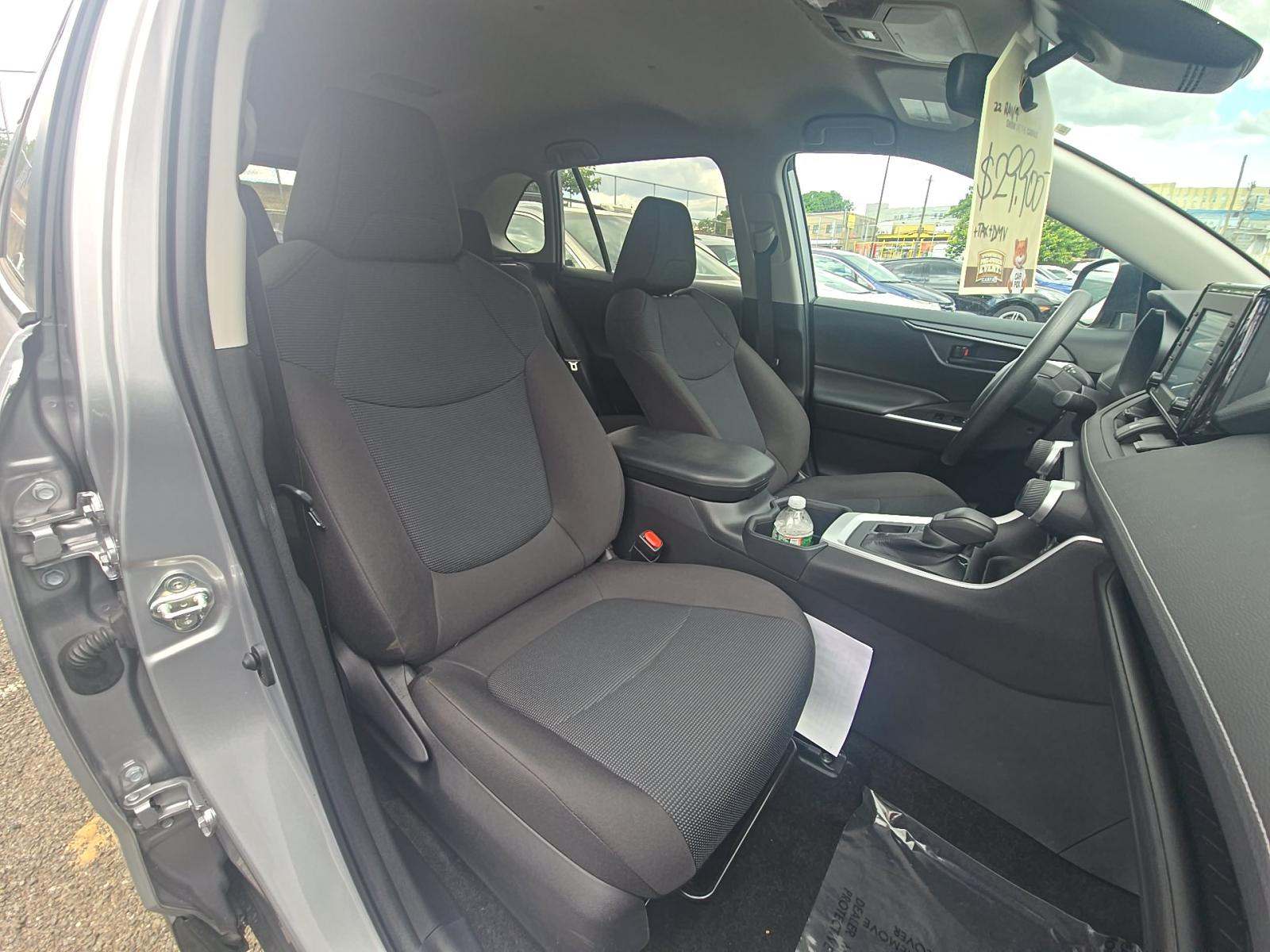 2022 Toyota RAV4 LE AWD