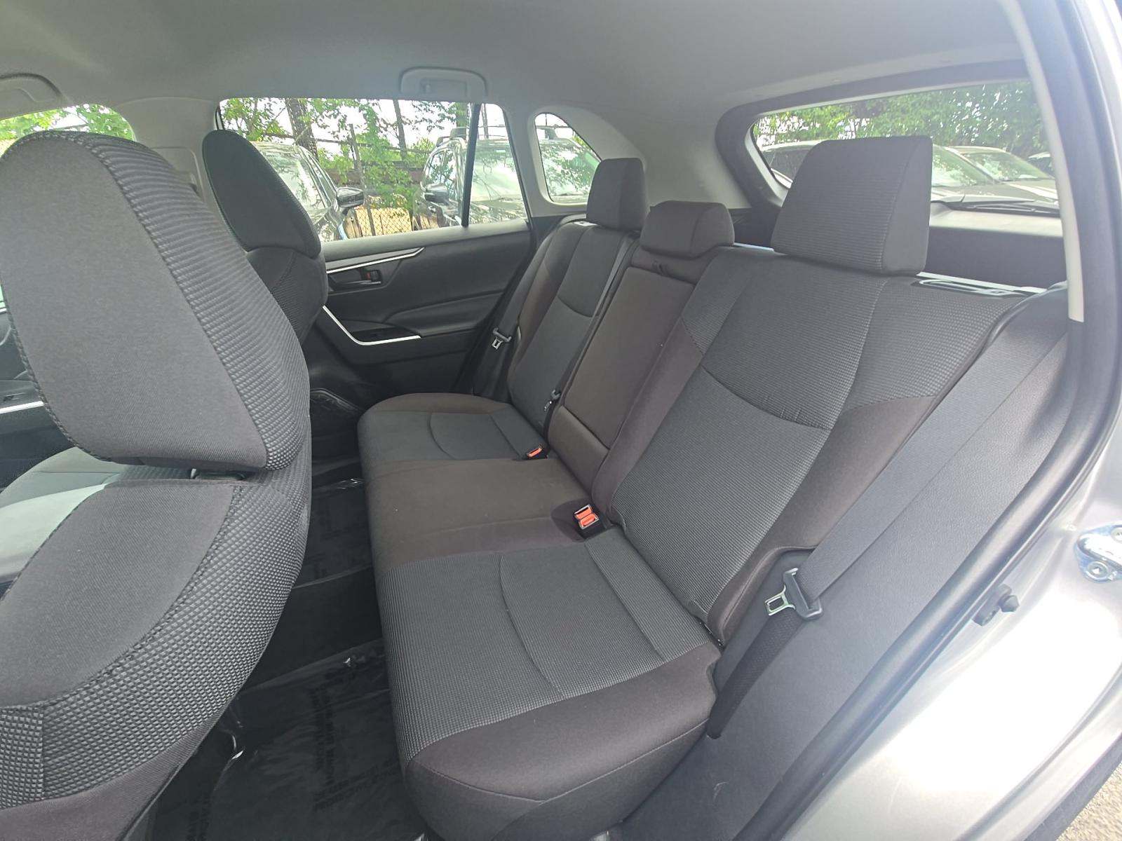 2022 Toyota RAV4 LE AWD