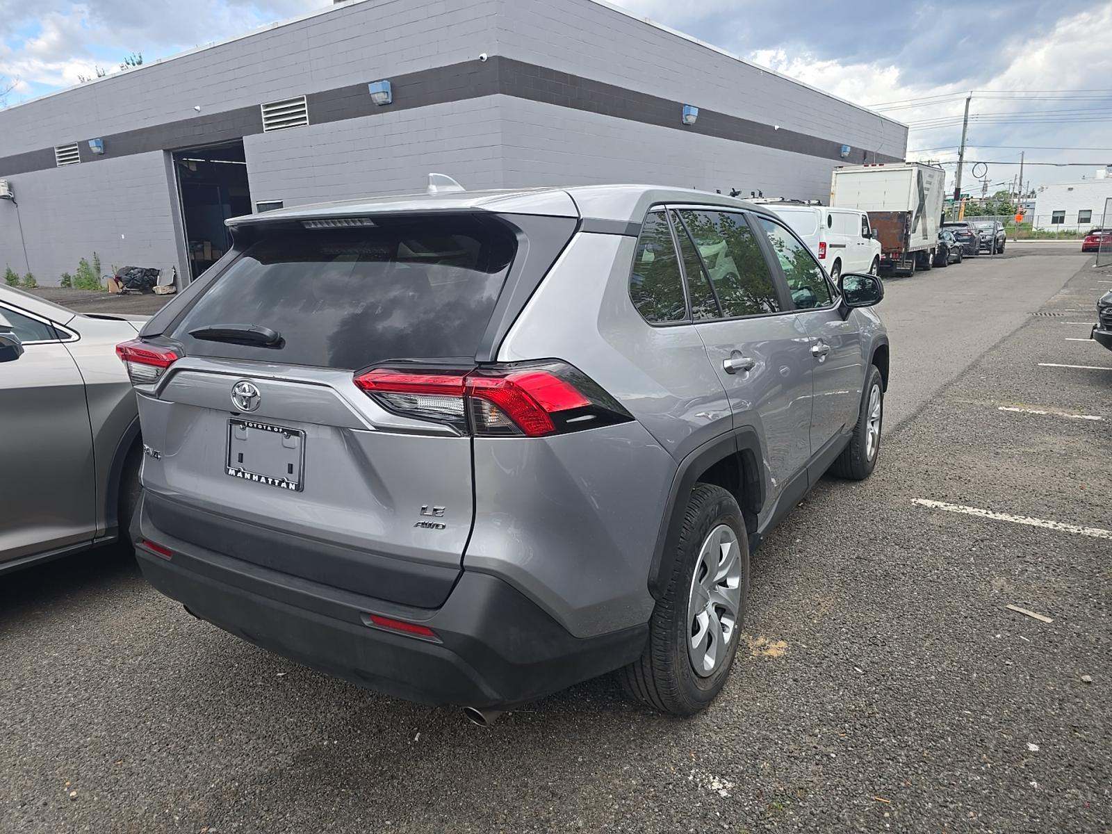 2022 Toyota RAV4 LE AWD