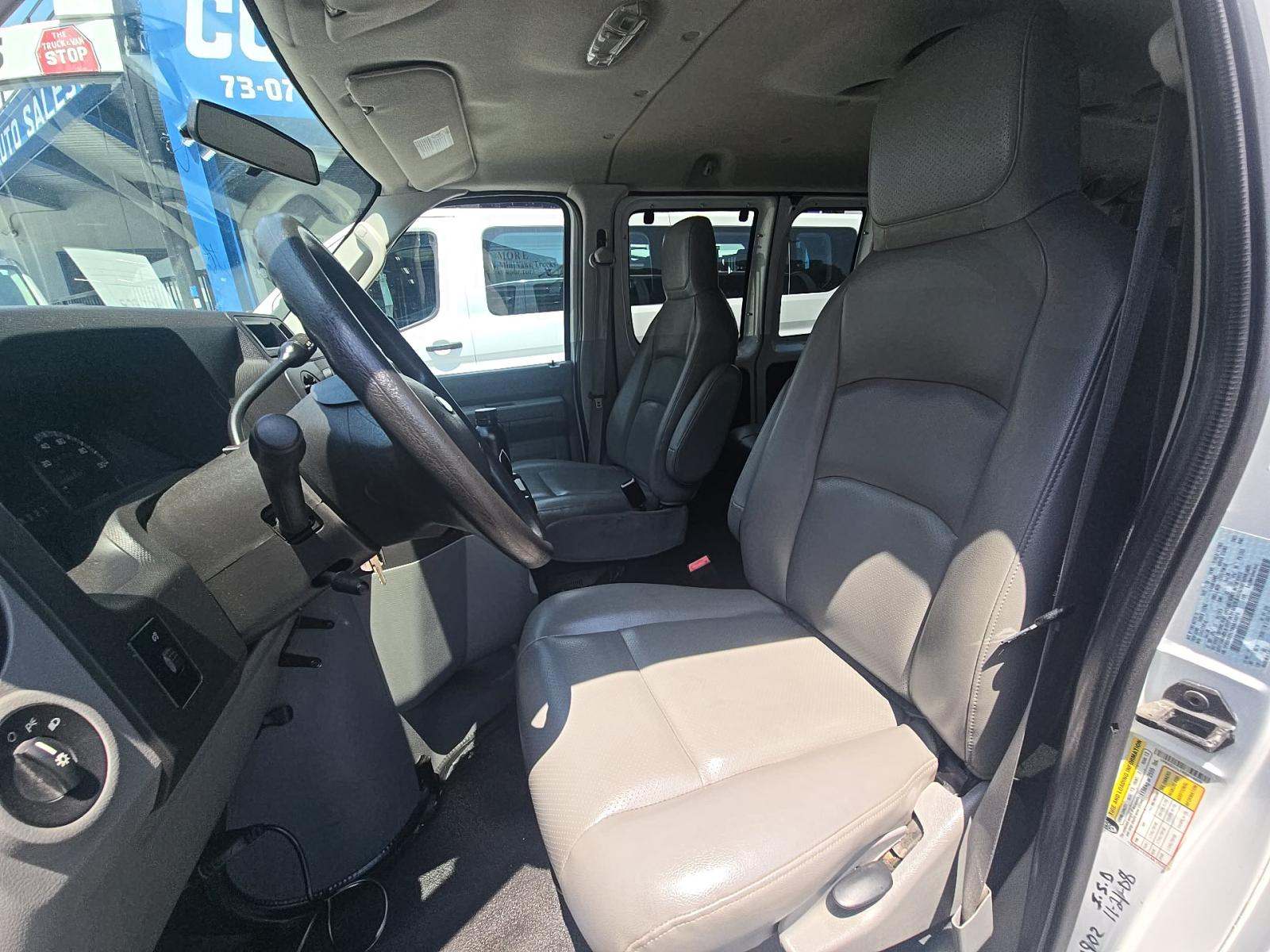 FORD E-350 - 6