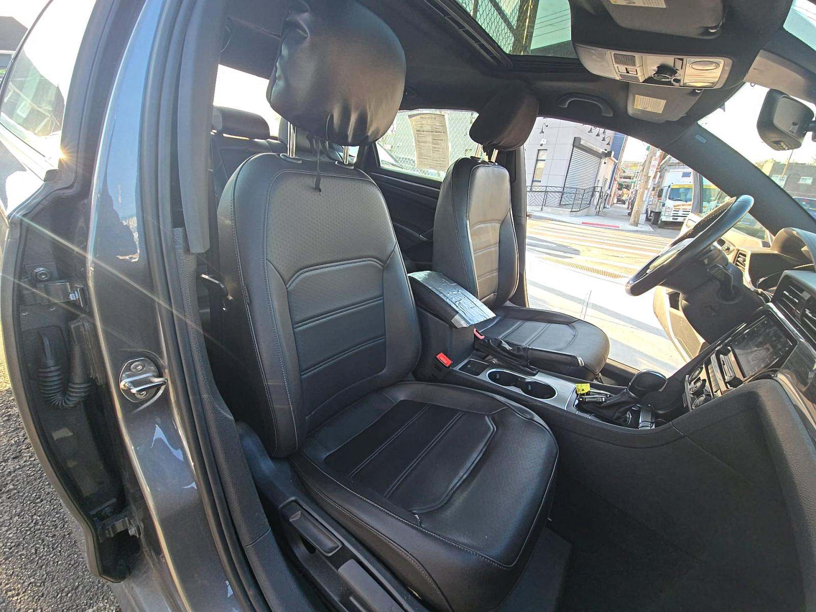 2021 Volkswagen Passat 2.0T R-Line FWD