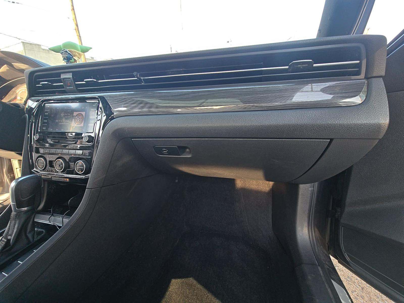 2021 Volkswagen Passat 2.0T R-Line FWD