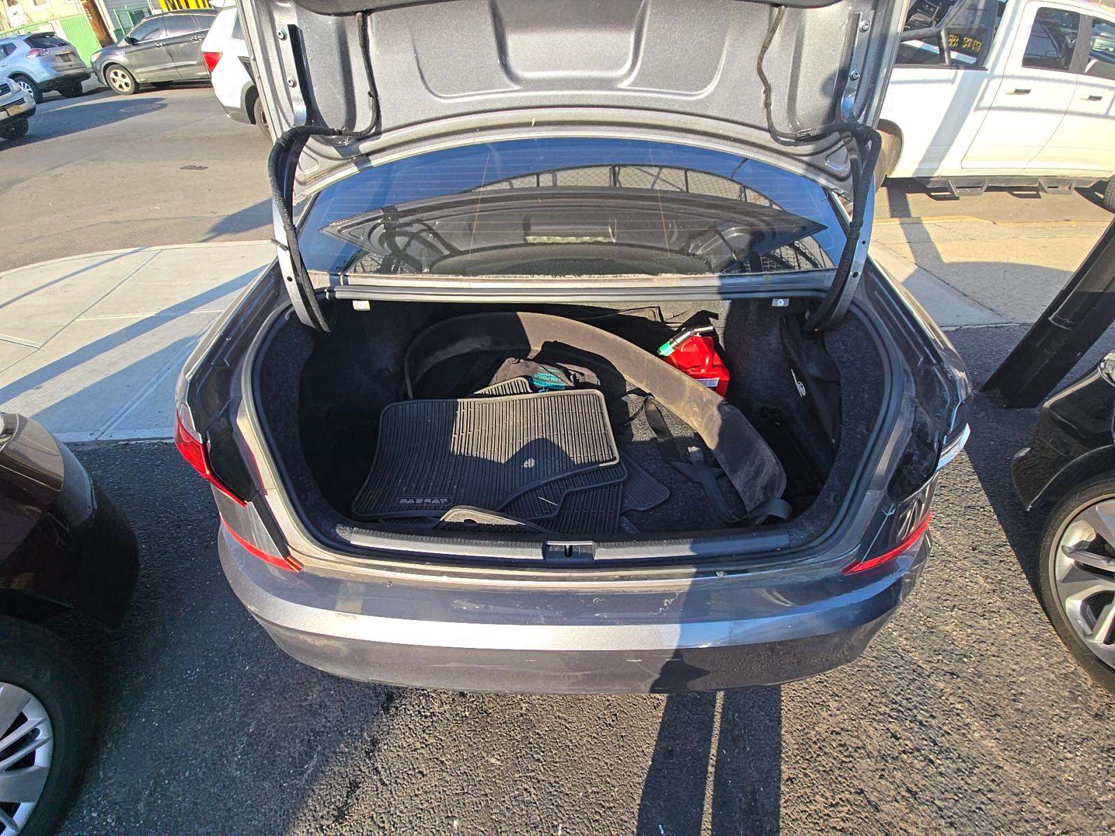 2021 Volkswagen Passat 2.0T R-Line FWD