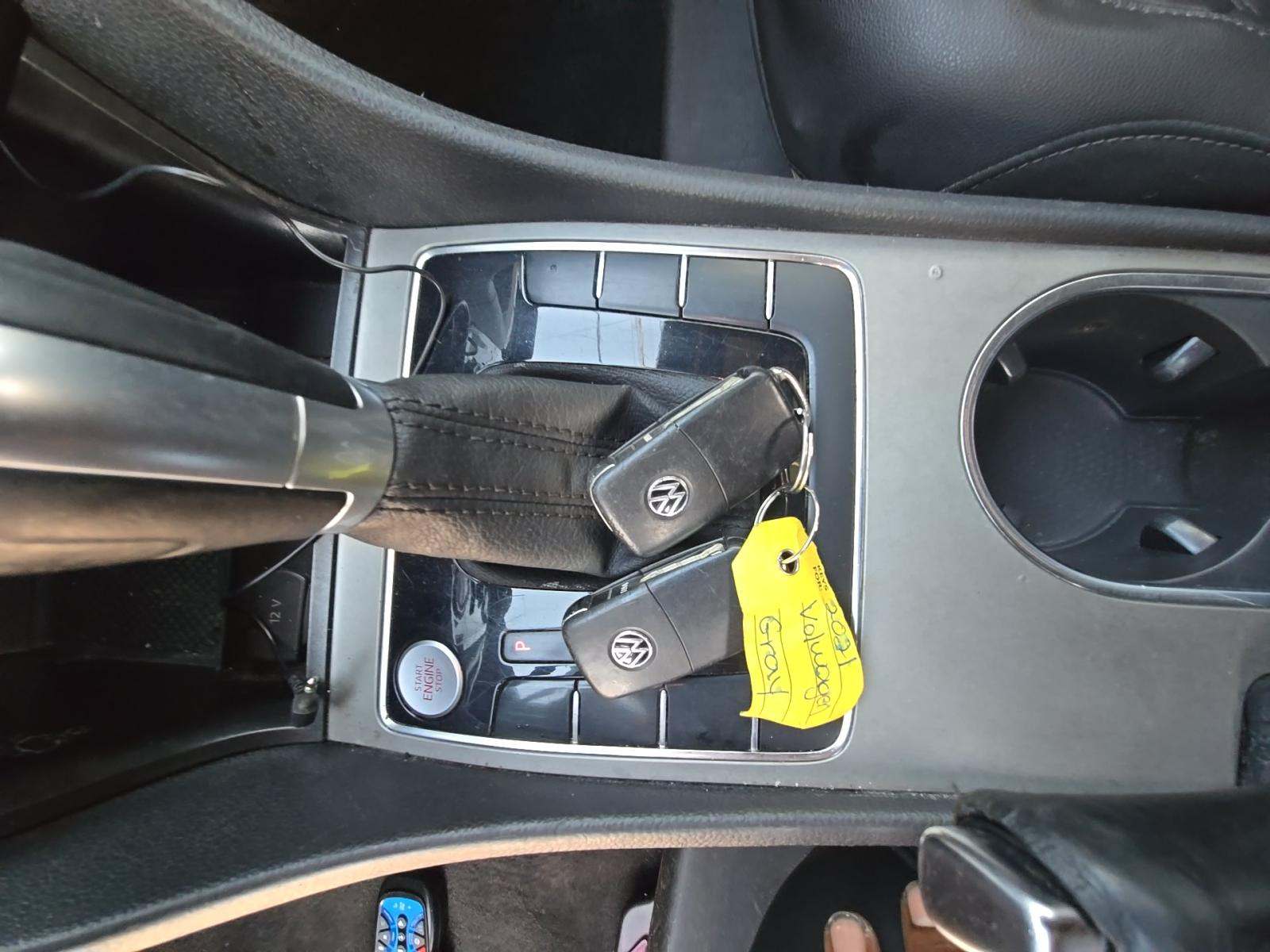 2021 Volkswagen Passat 2.0T R-Line FWD