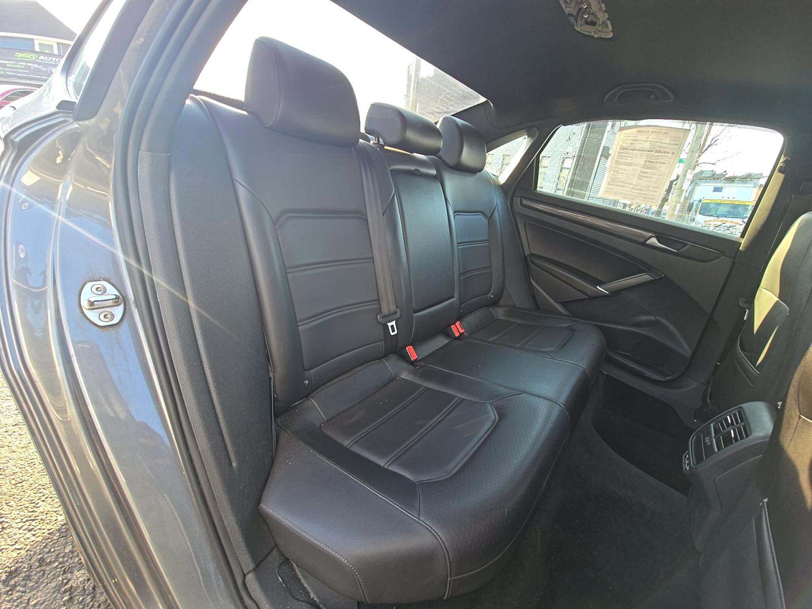 2021 Volkswagen Passat 2.0T R-Line FWD