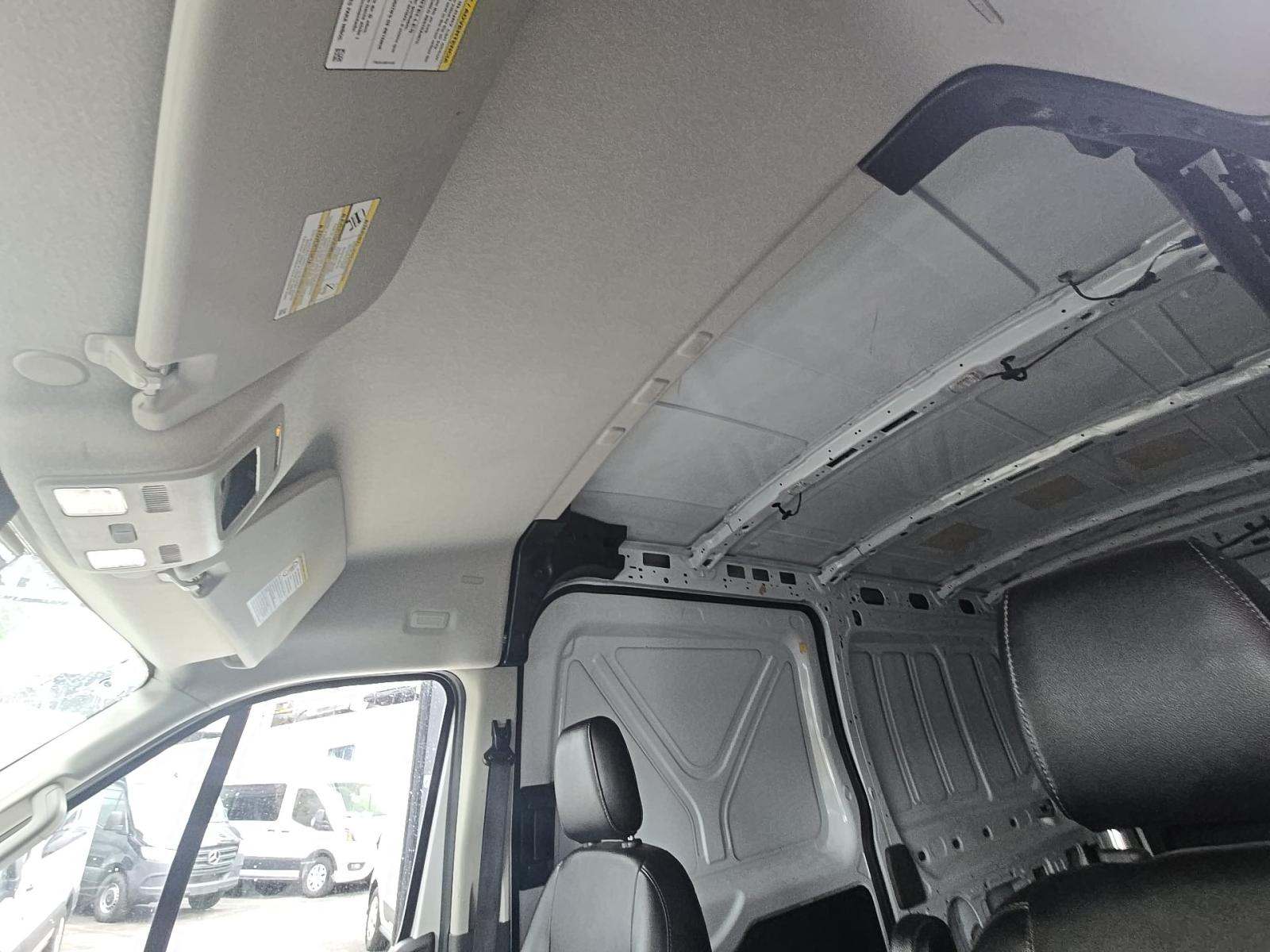 FORD TRANSIT 250 - 7