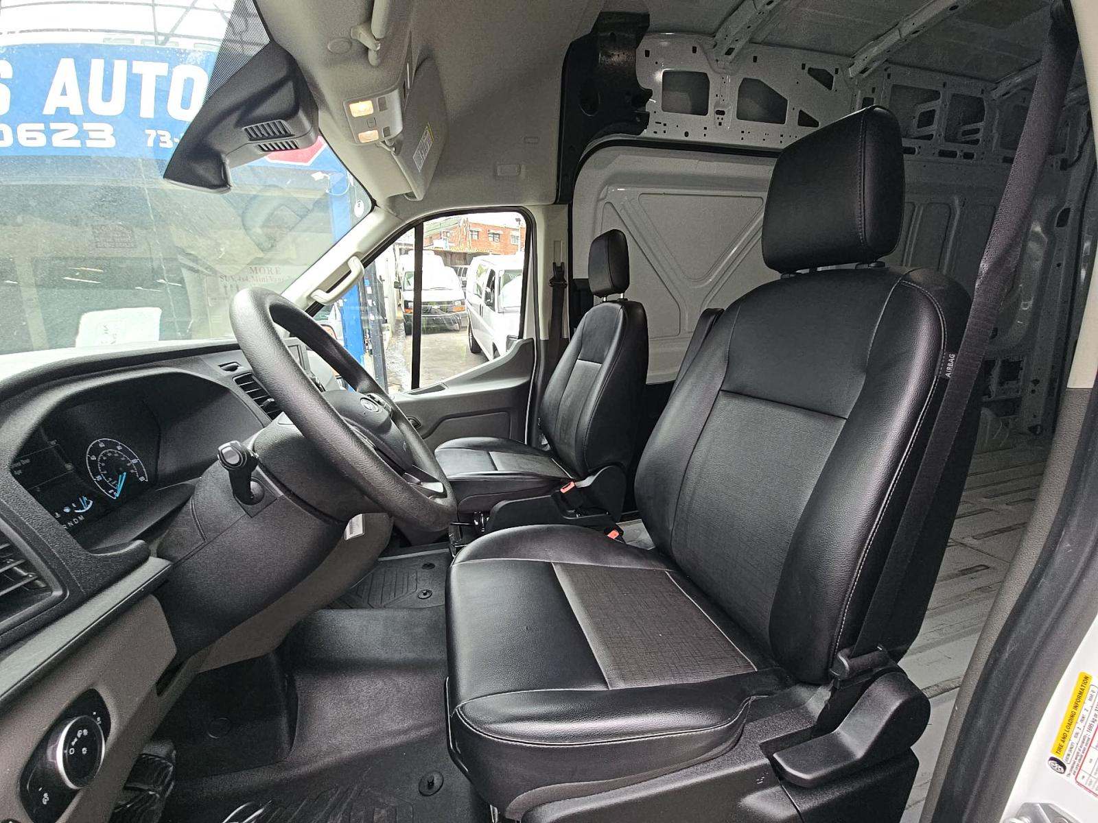 FORD TRANSIT 250 - 2