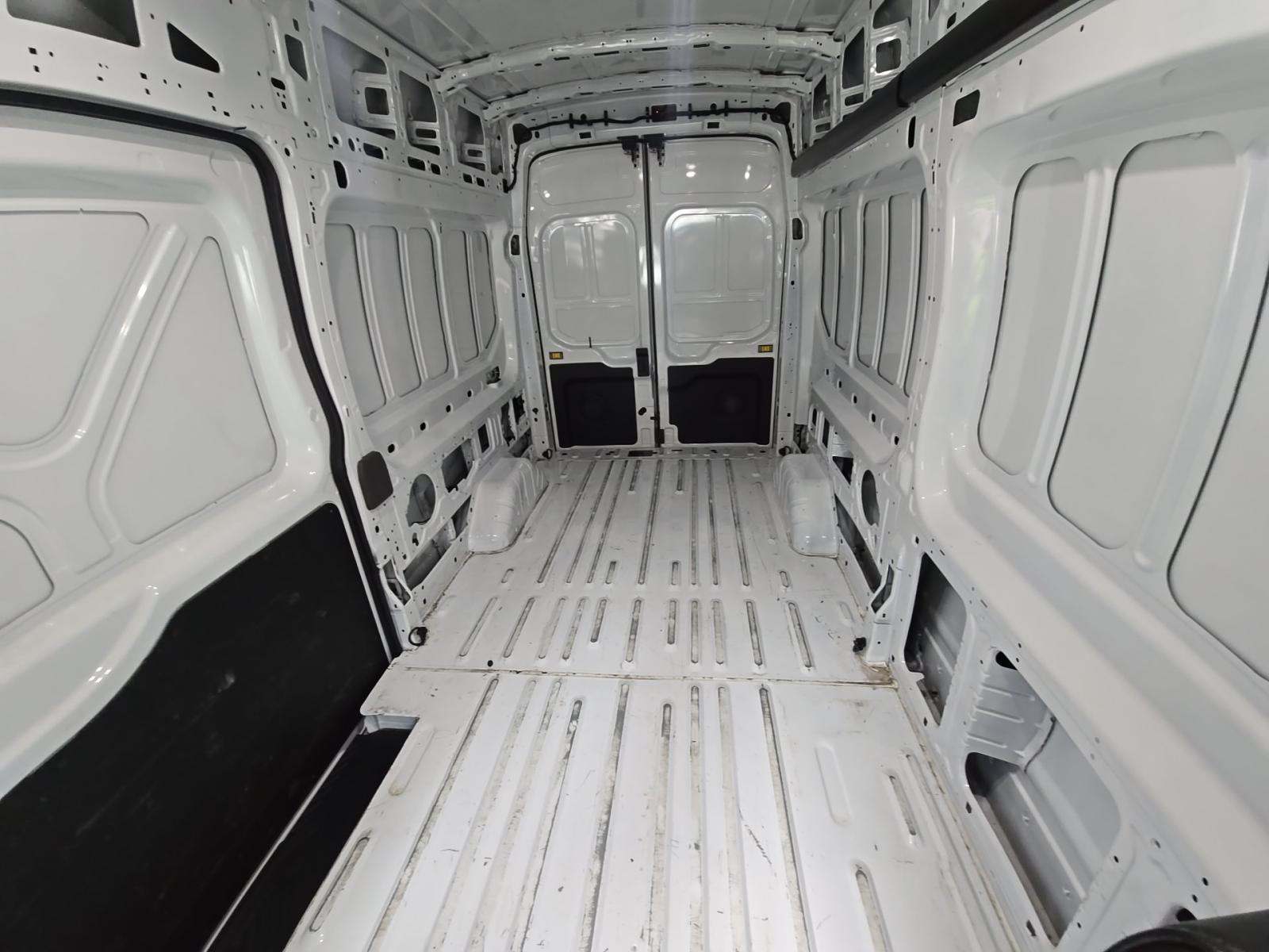 FORD TRANSIT 250 - 9