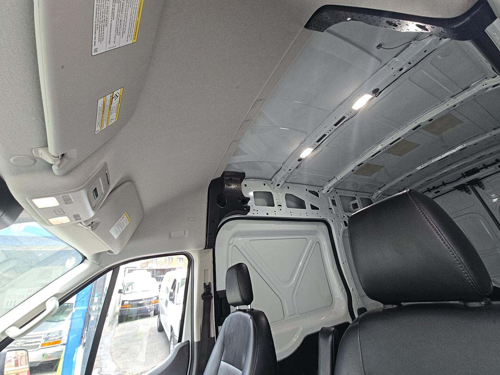 FORD TRANSIT 250 - 7