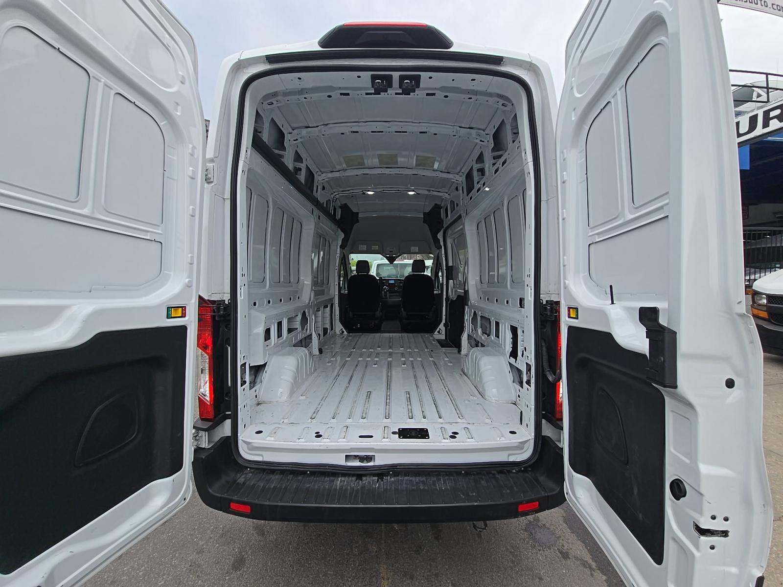 FORD TRANSIT 250 - 10