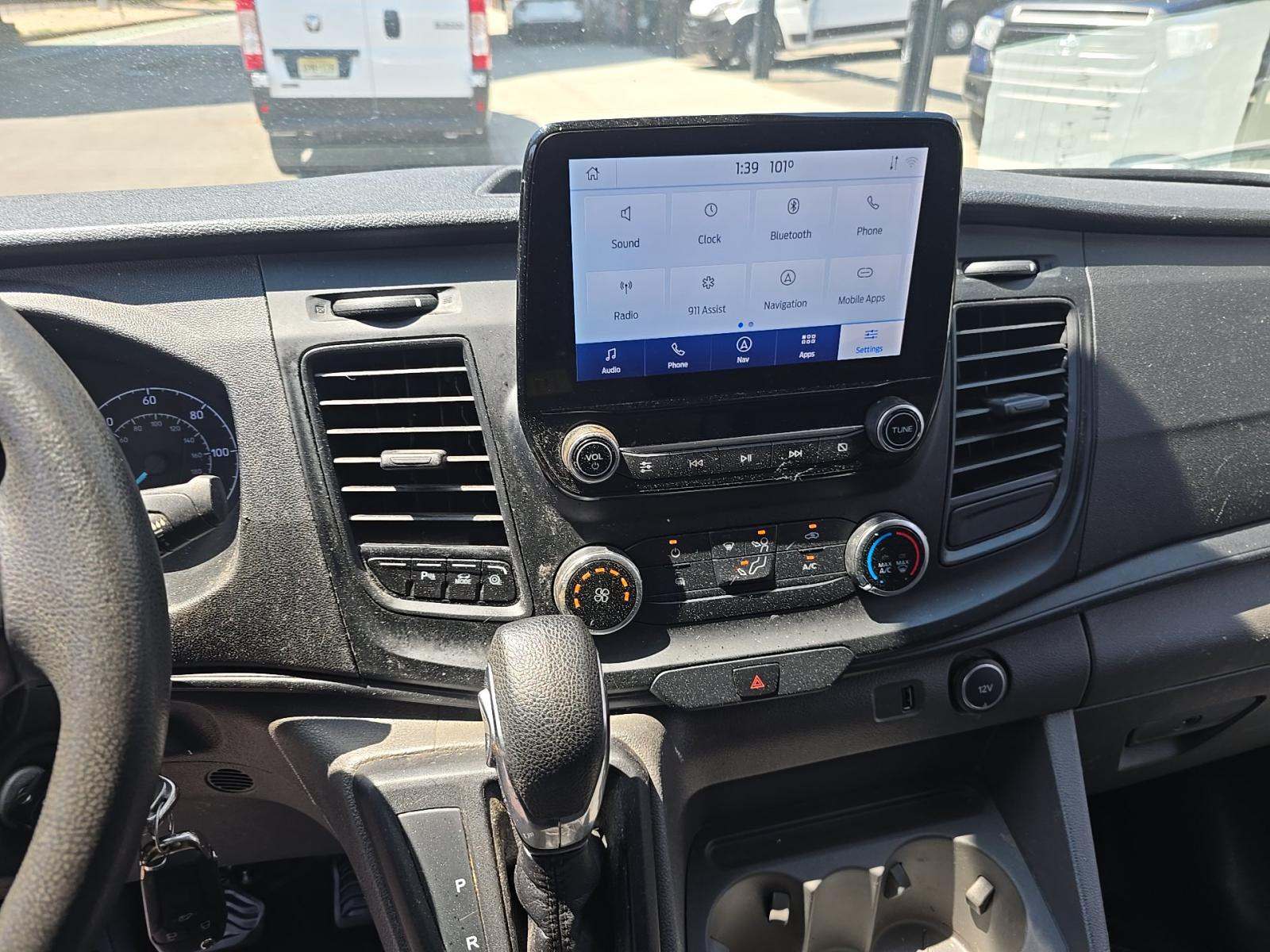 FORD TRANSIT 150 - 10