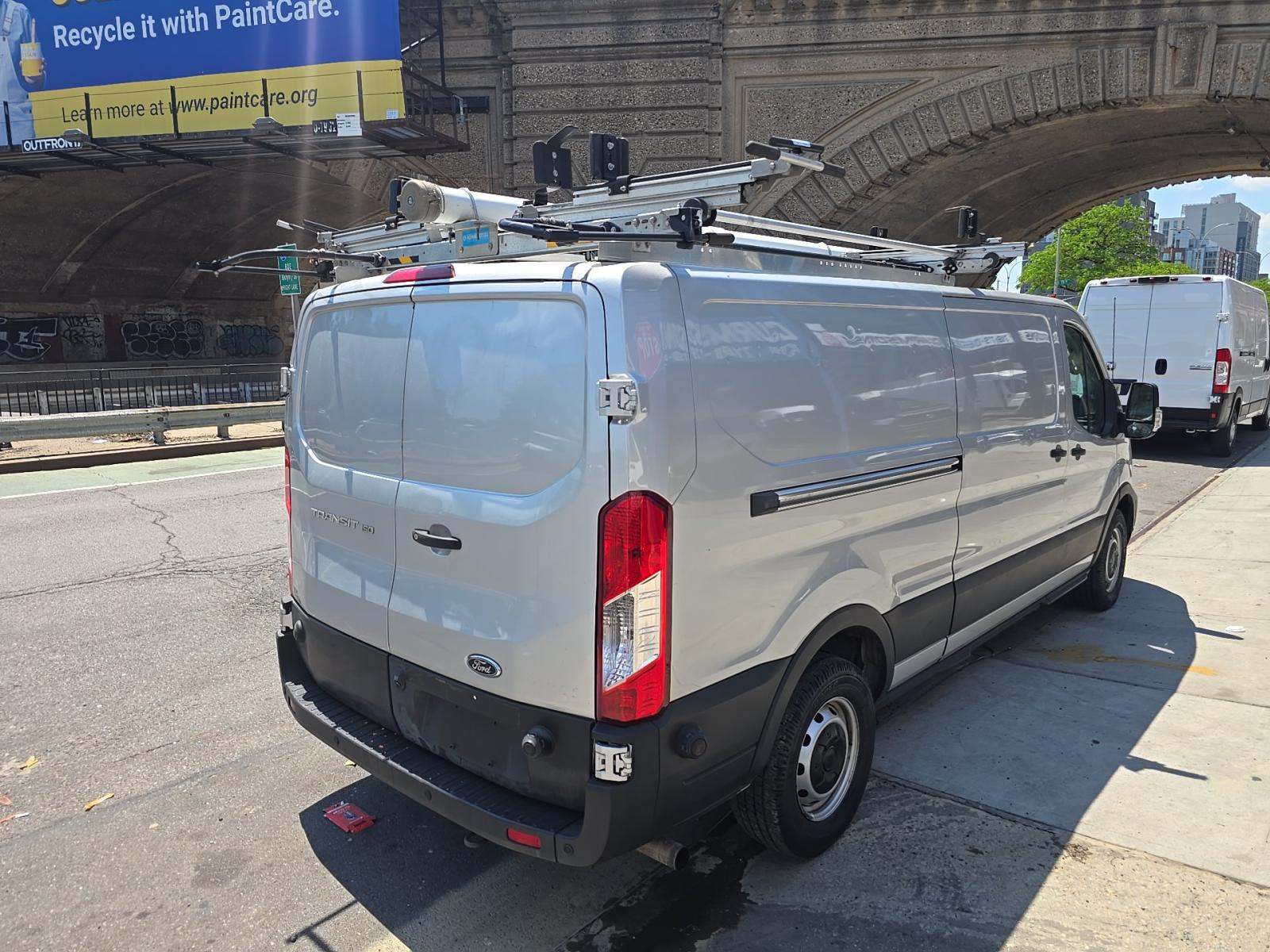 FORD TRANSIT 150 - 3