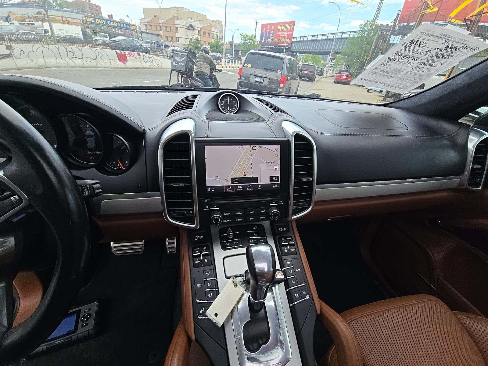 PORSCHE CAYENNE - 10