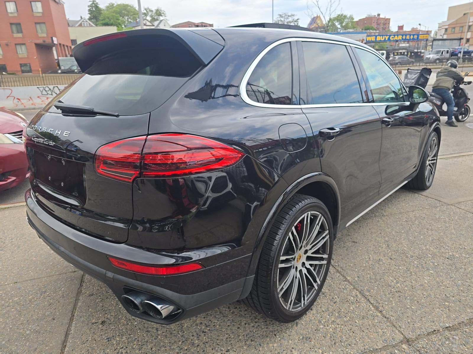 PORSCHE CAYENNE - 3