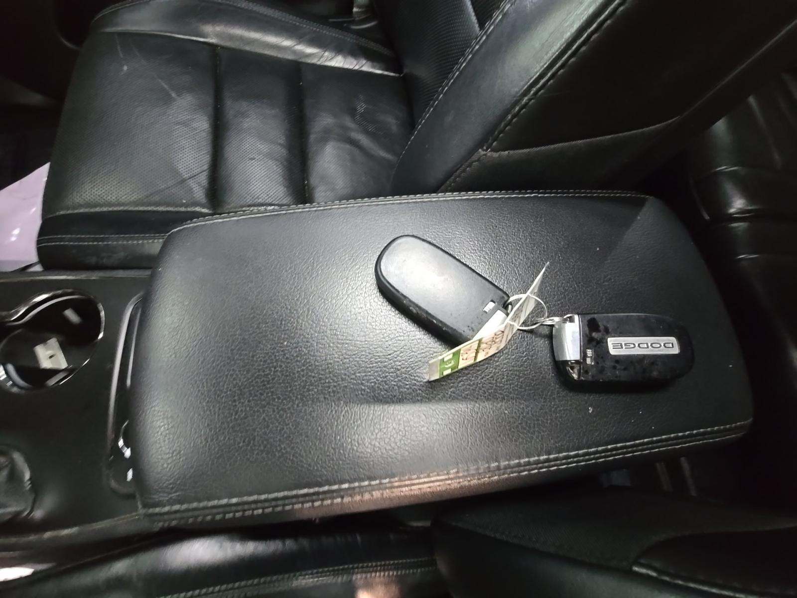 DODGE CHALLENGER - 4