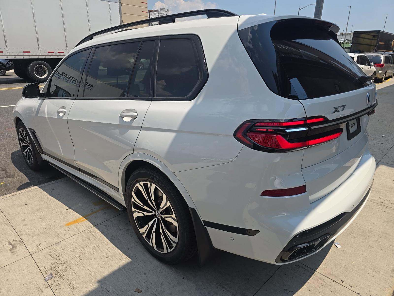 2023 BMW X7 xDrive40i AWD