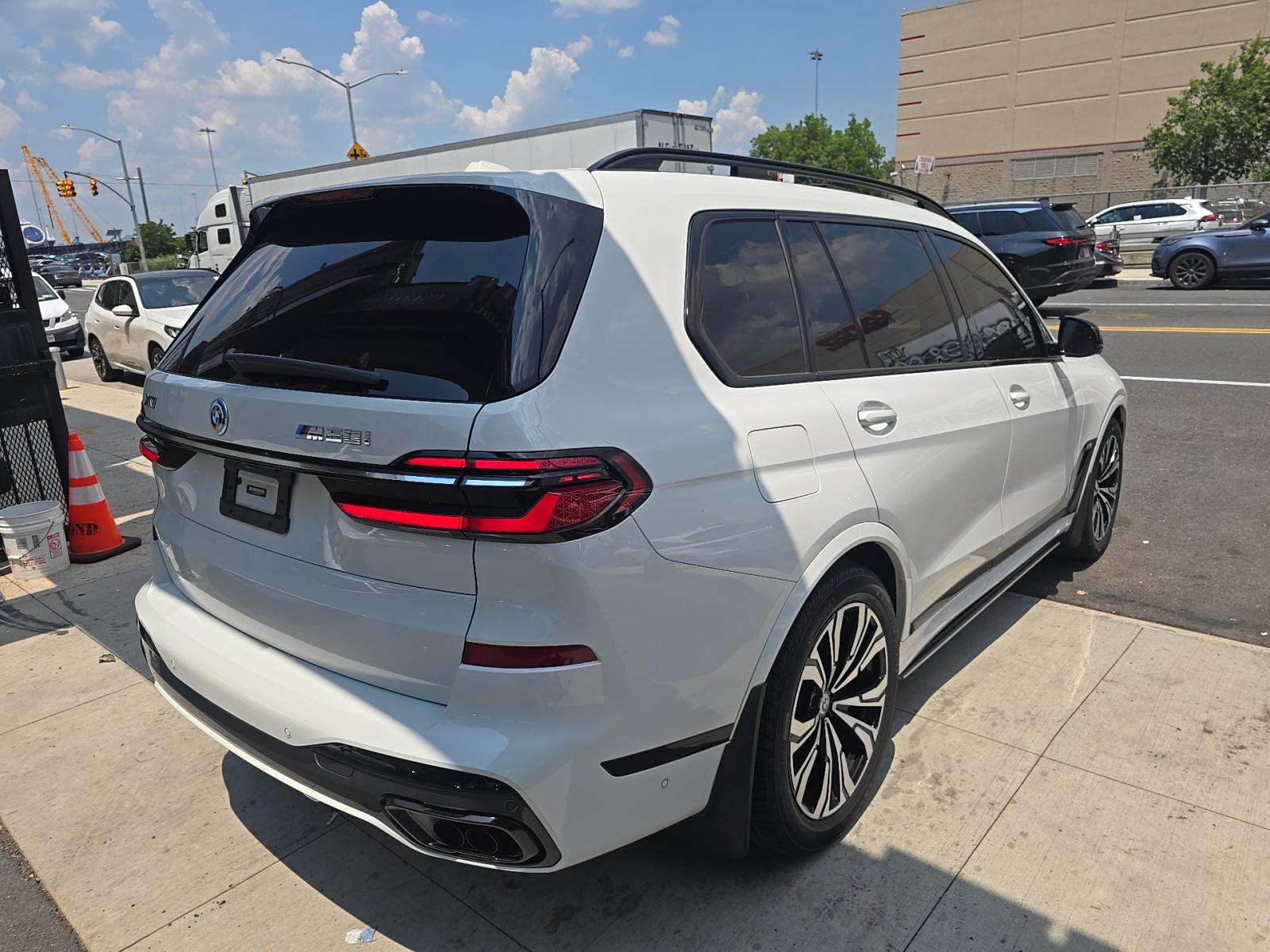 2023 BMW X7 xDrive40i AWD