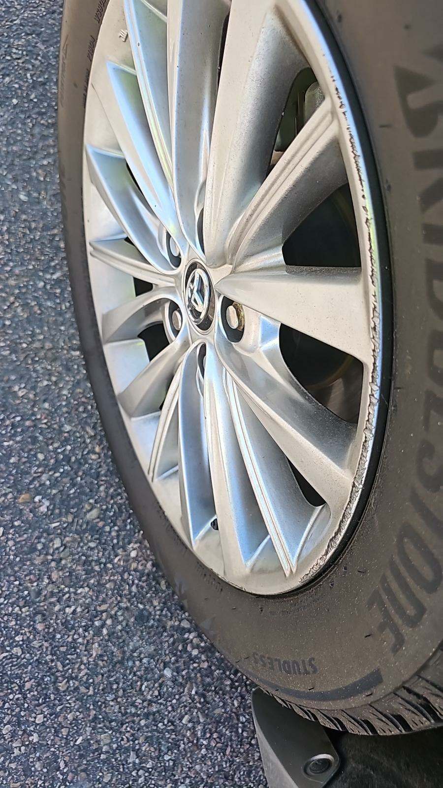 2016 Toyota Avalon Hybrid Limited FWD