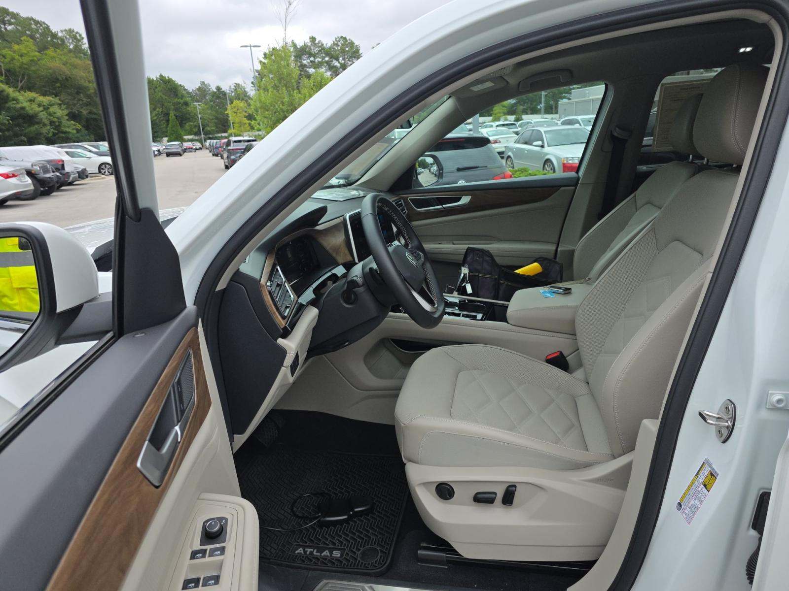 2026 Volkswagen Atlas 2.0T SE FWD
