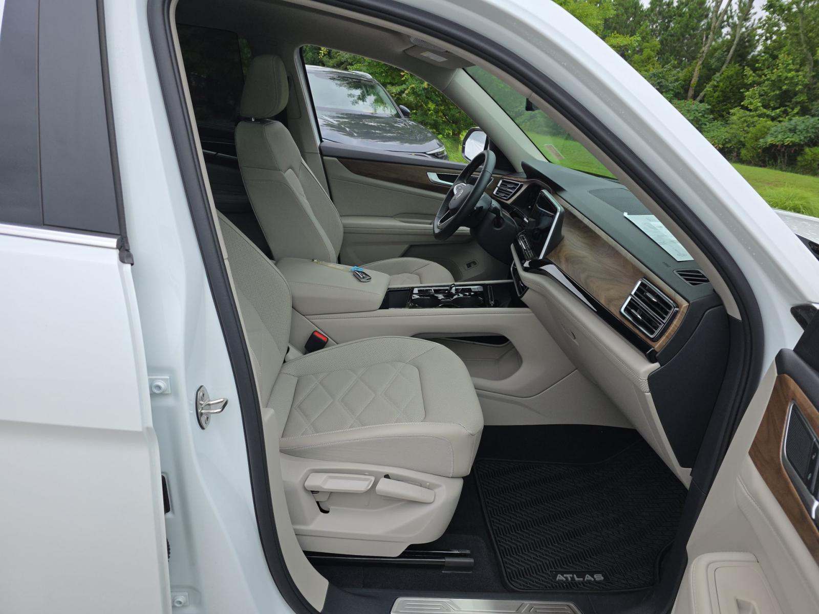 2026 Volkswagen Atlas 2.0T SE FWD