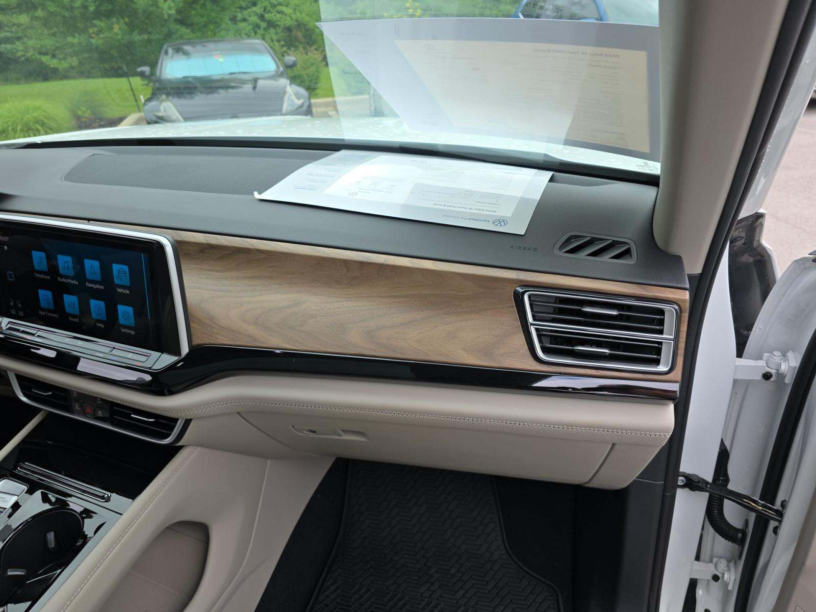 2026 Volkswagen Atlas 2.0T SE FWD