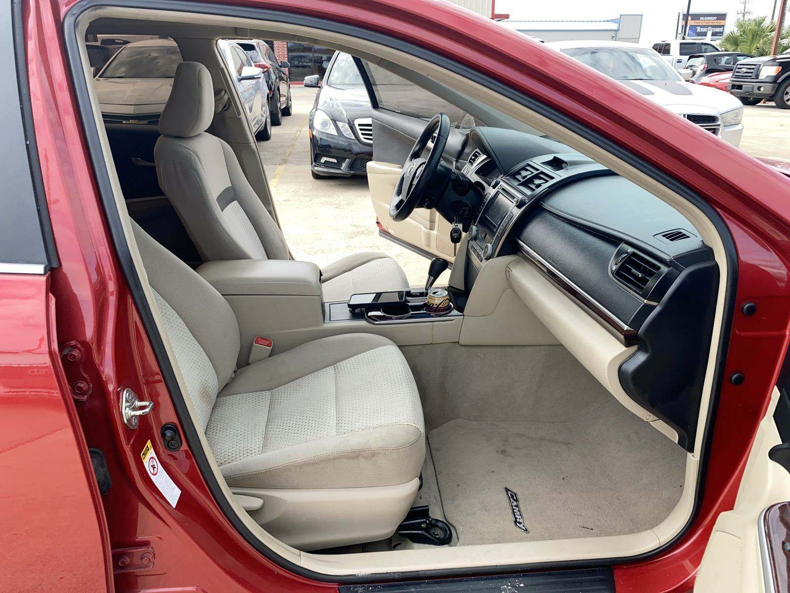 2013 Toyota Camry XLE FWD