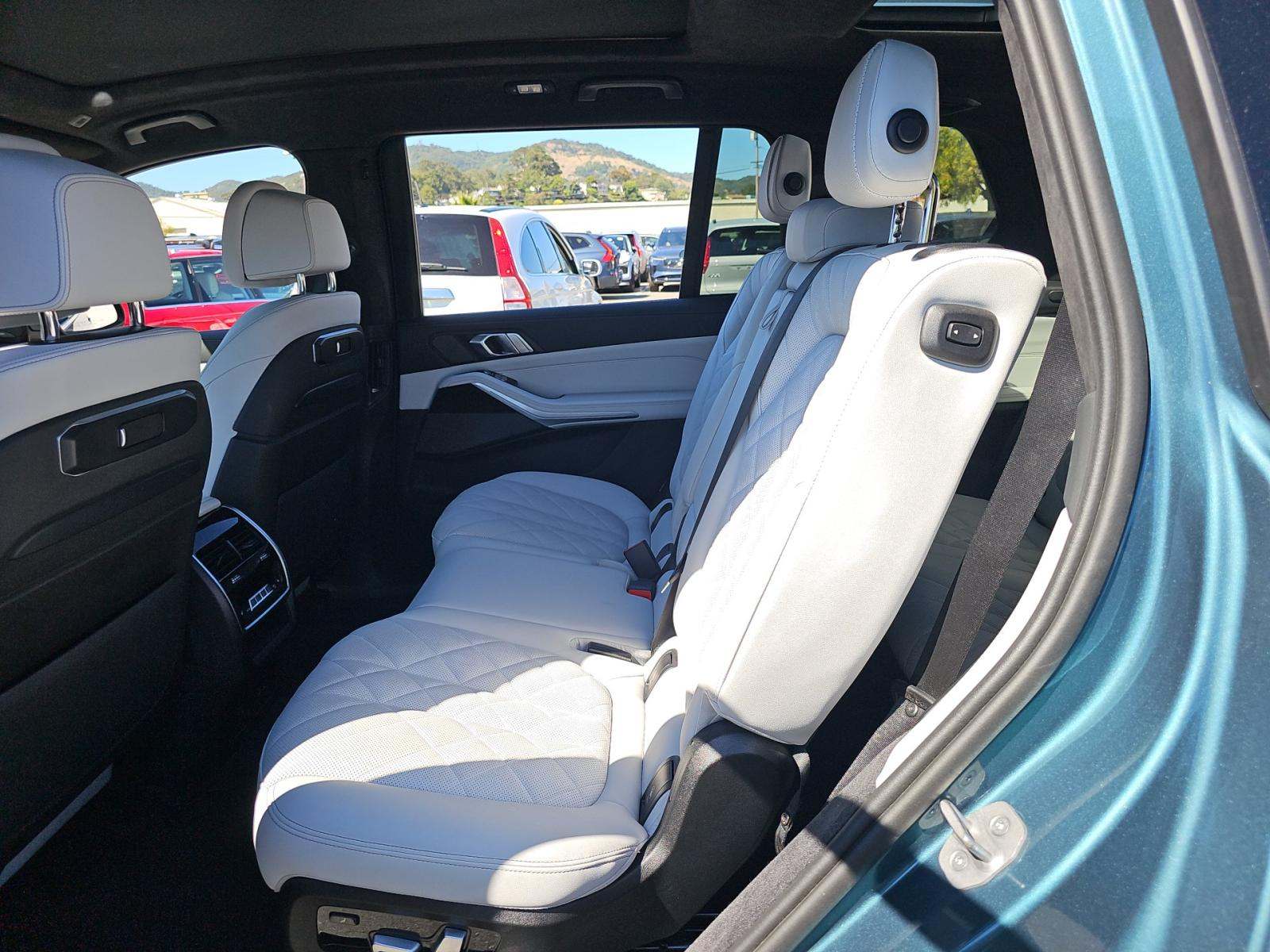 2025 BMW X7 xDrive40i AWD