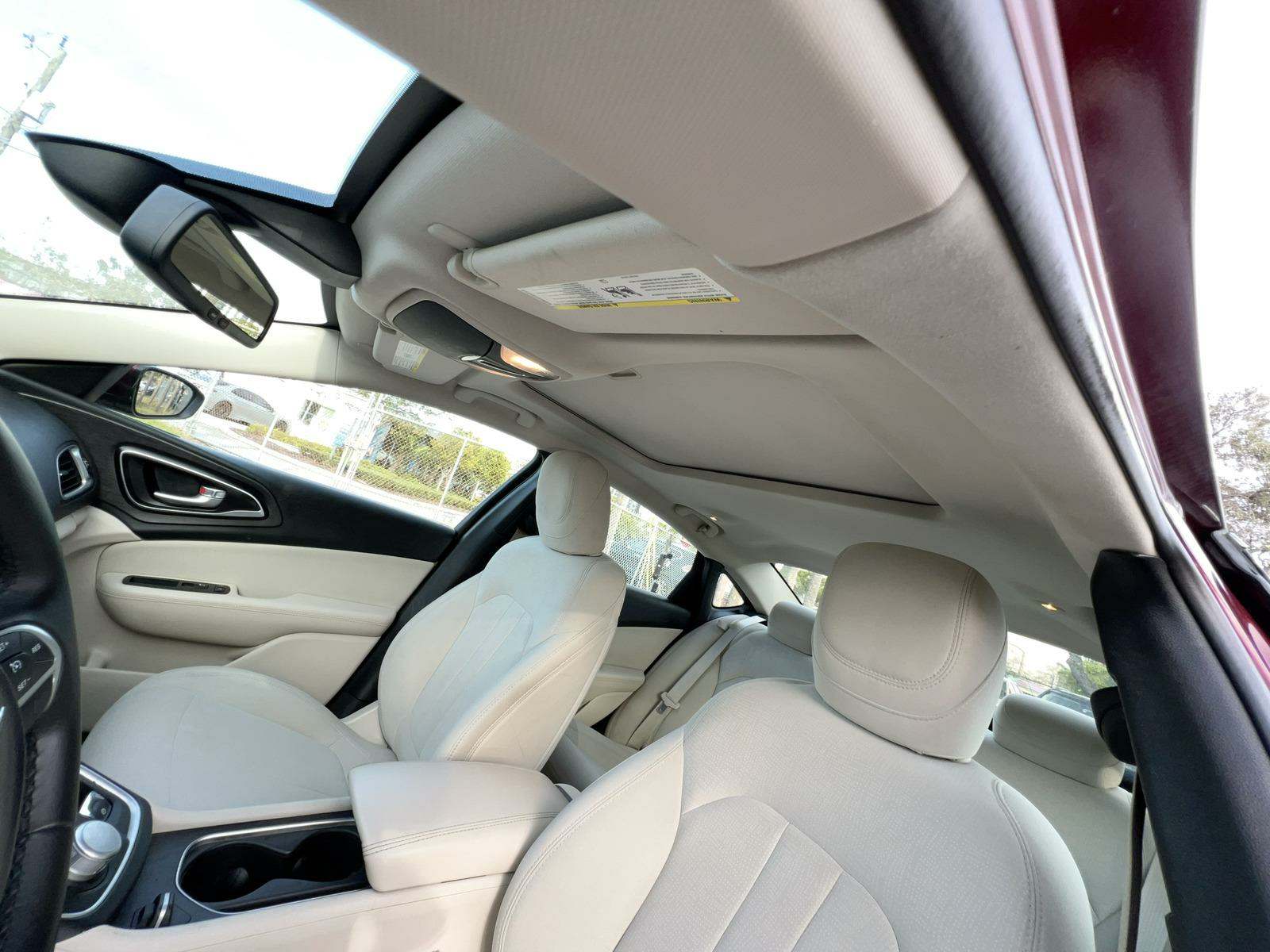 2016 Chrysler 200 Limited FWD