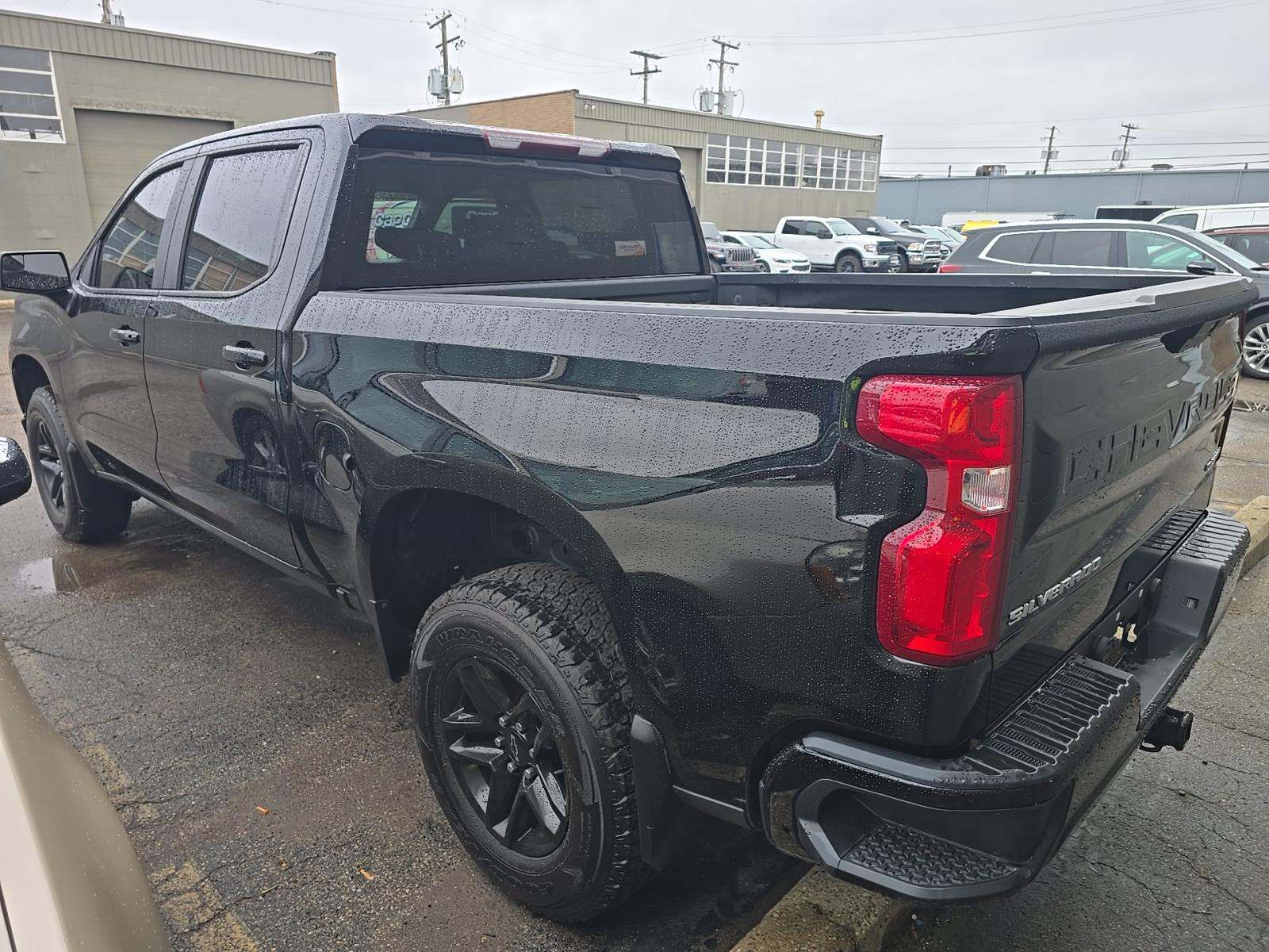 CHEVROLET SILVERADO - 2