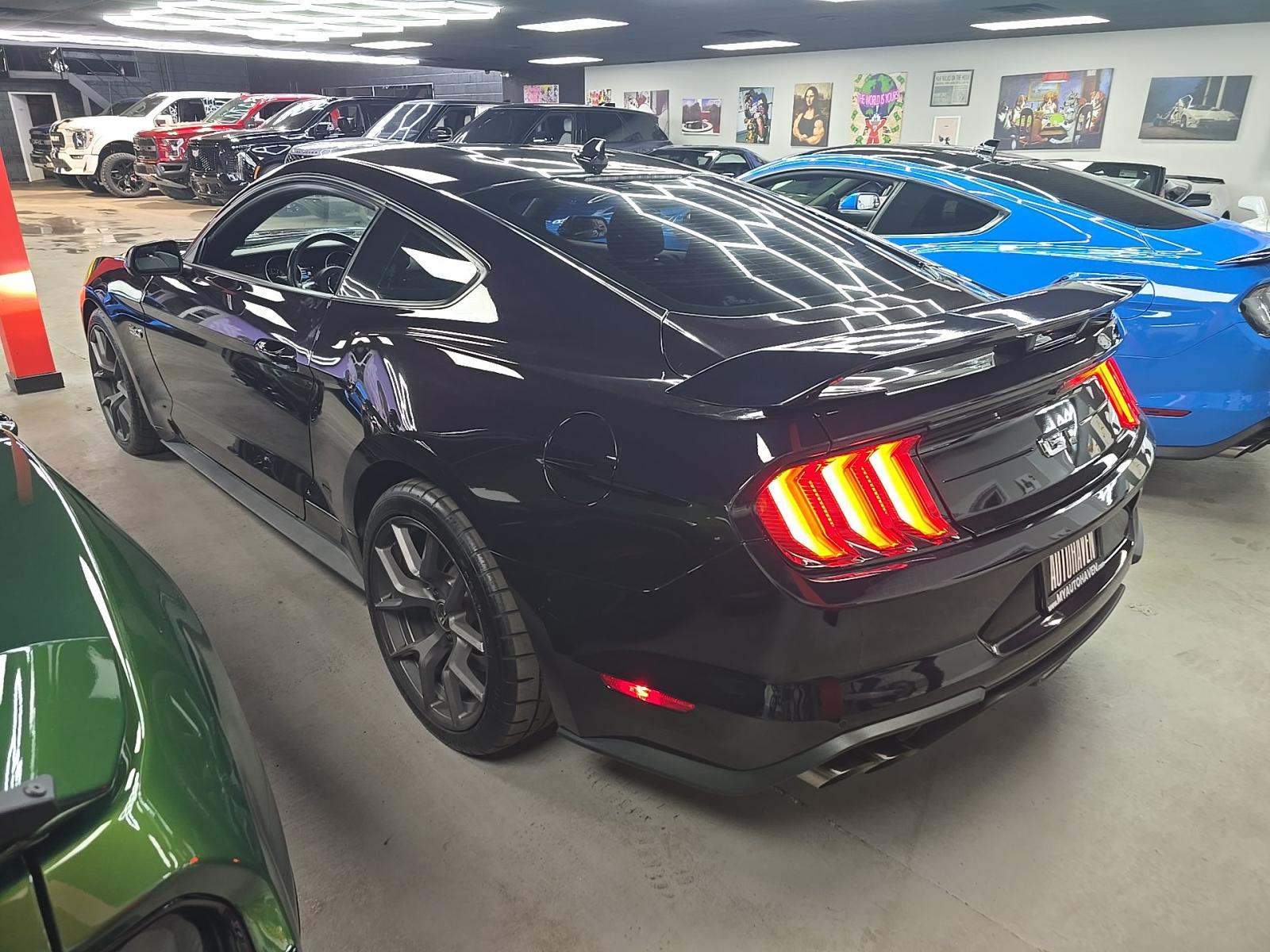 FORD MUSTANG - 2