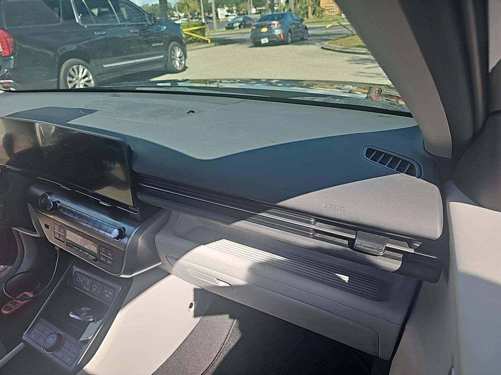 2024 Hyundai Kona Limited FWD