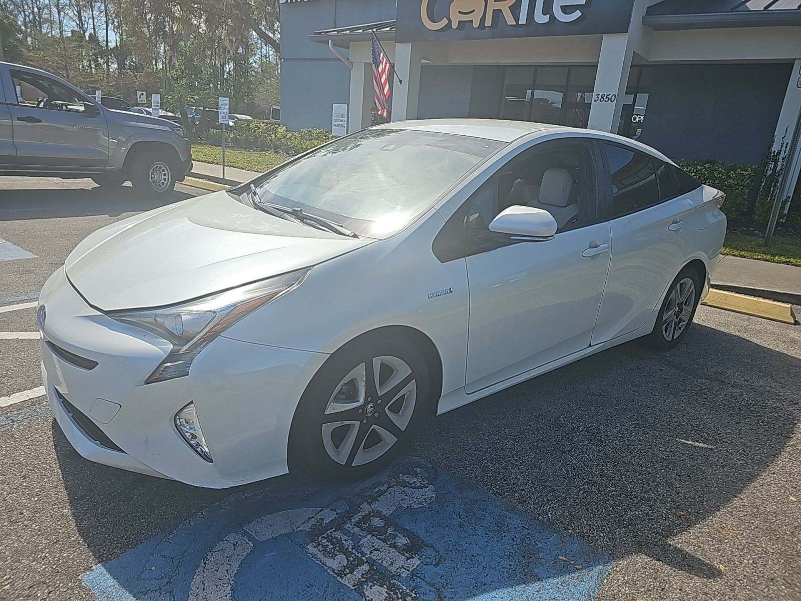 2016 Toyota Prius Three Touring FWD