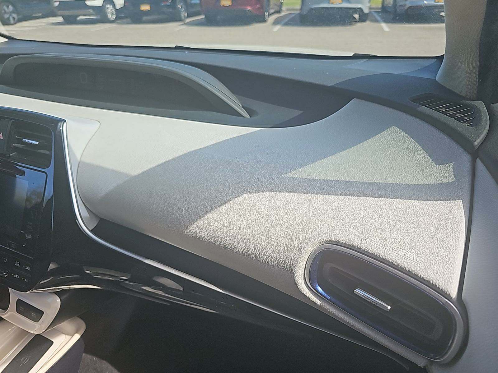 2016 Toyota Prius Three Touring FWD