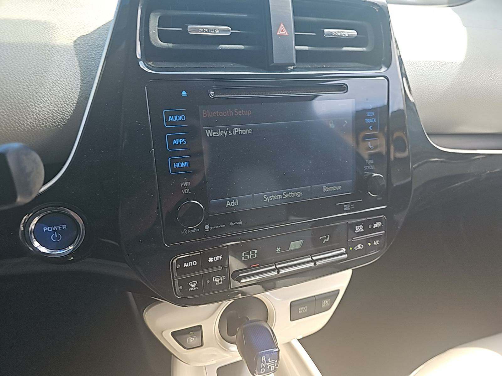 2016 Toyota Prius Three Touring FWD