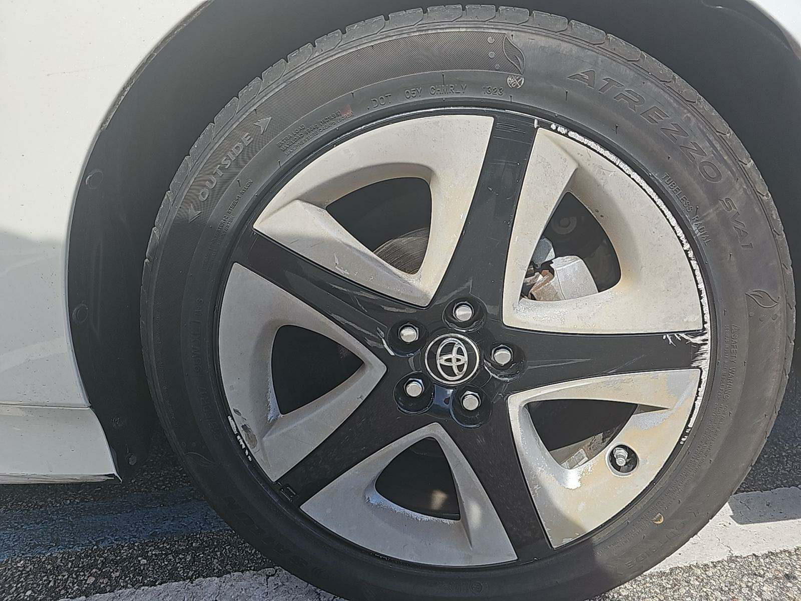 2016 Toyota Prius Three Touring FWD