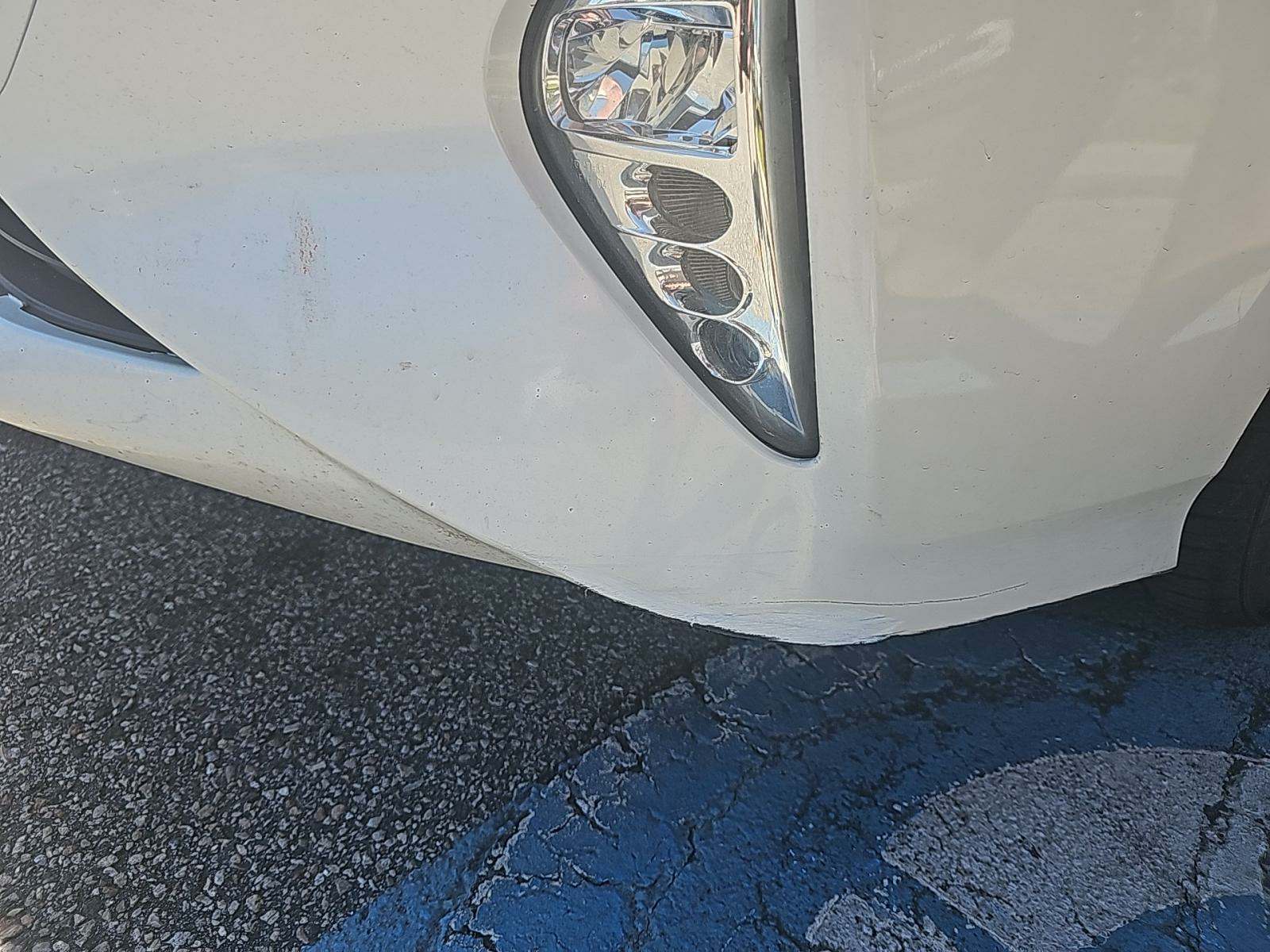 2016 Toyota Prius Three Touring FWD