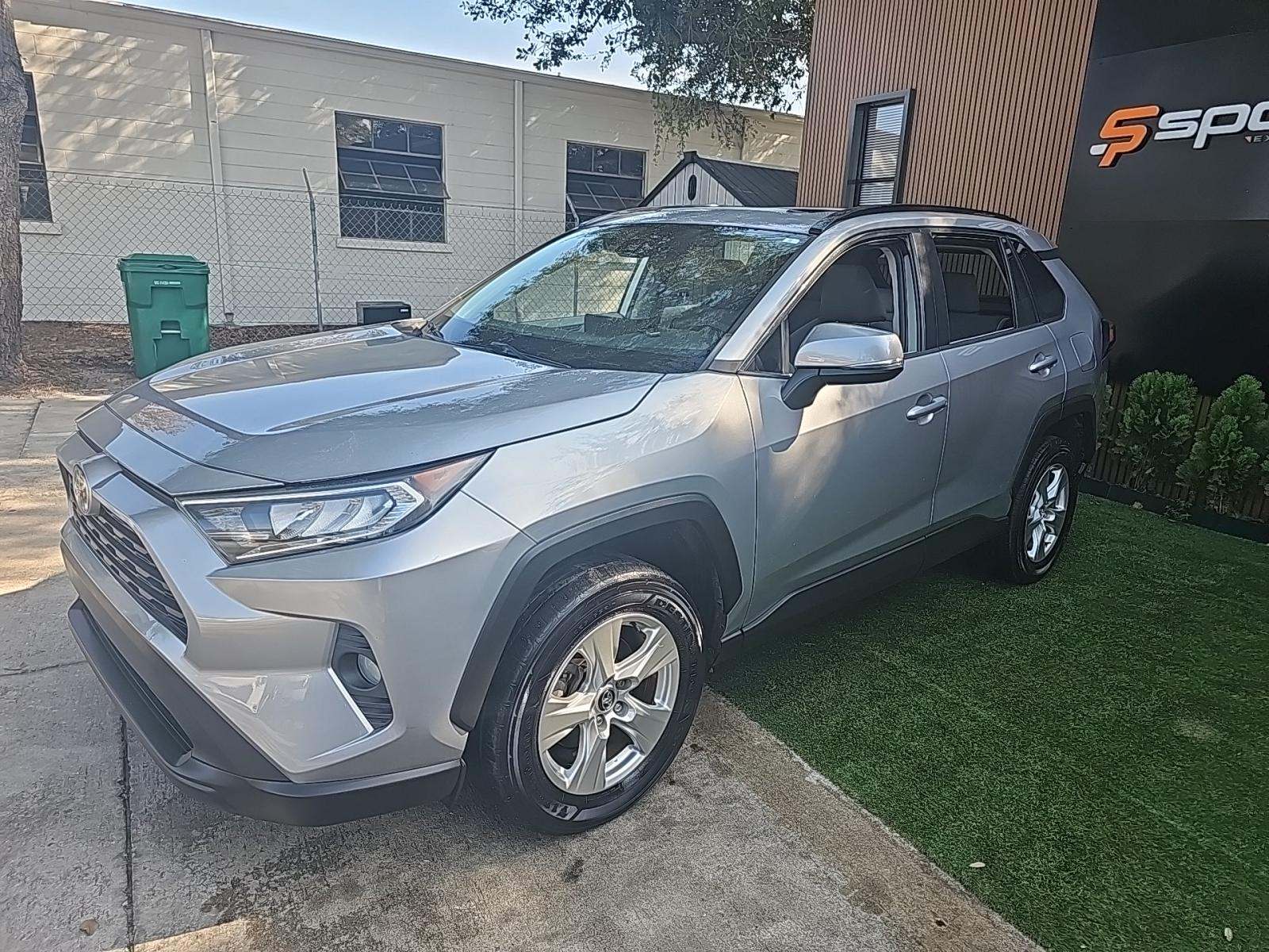 2021 Toyota RAV4 XLE FWD
