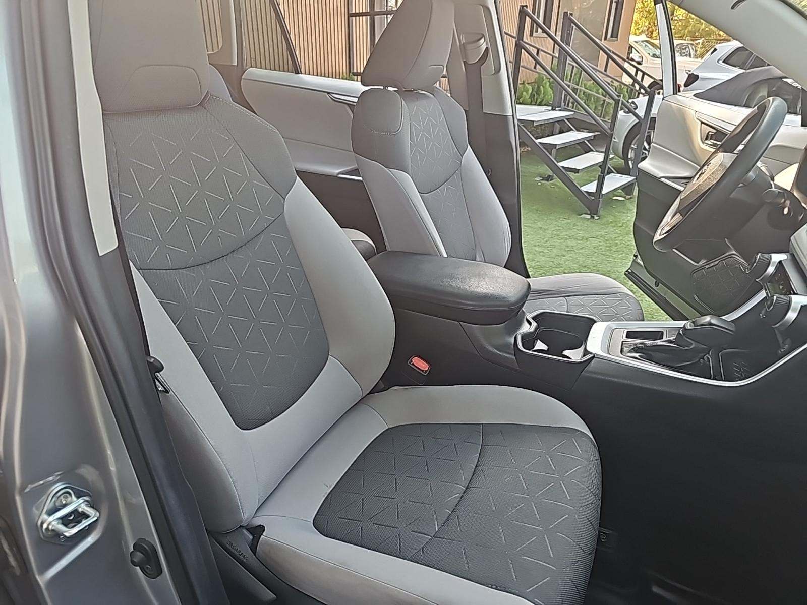 2021 Toyota RAV4 XLE FWD