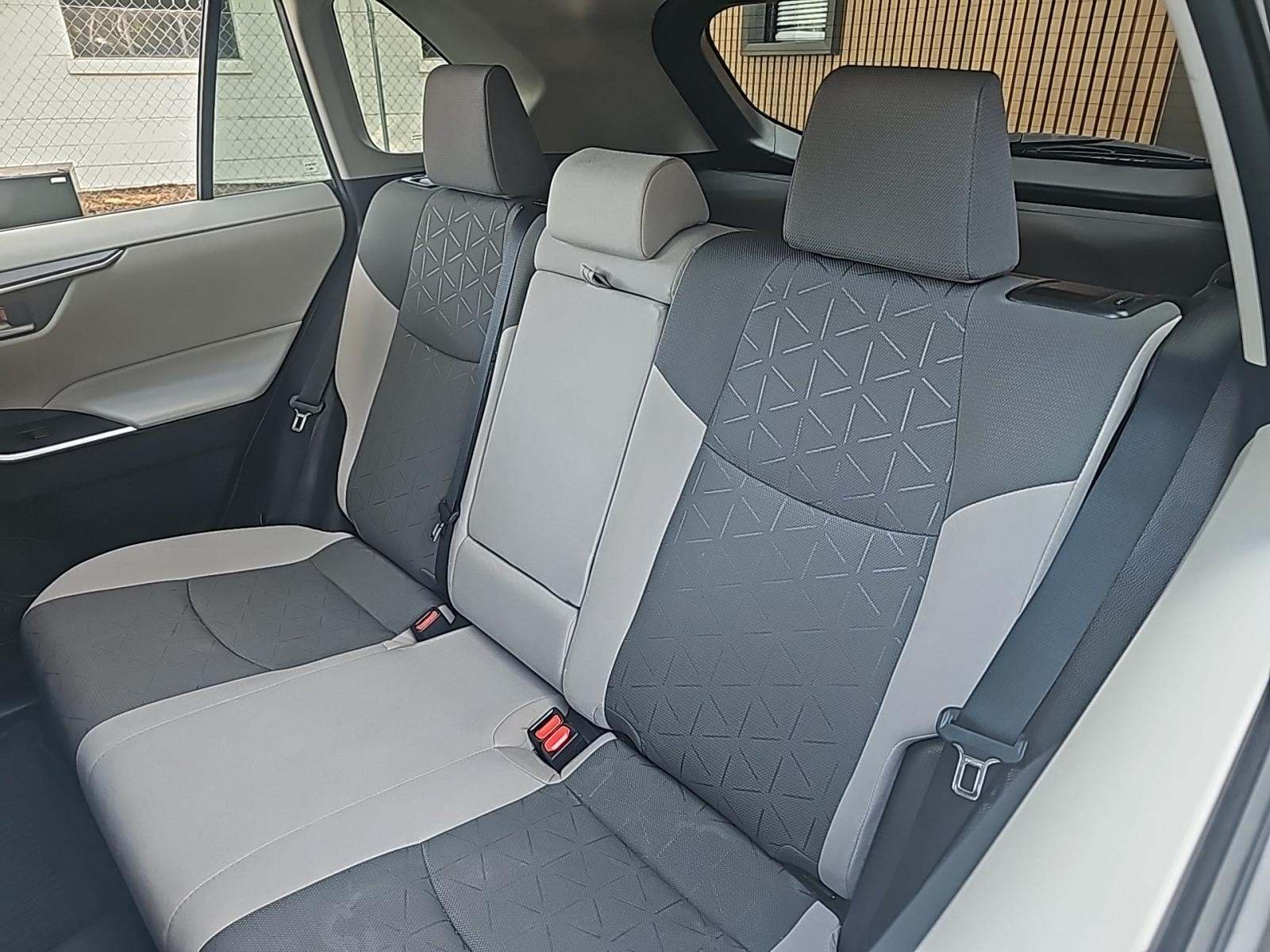 2021 Toyota RAV4 XLE FWD