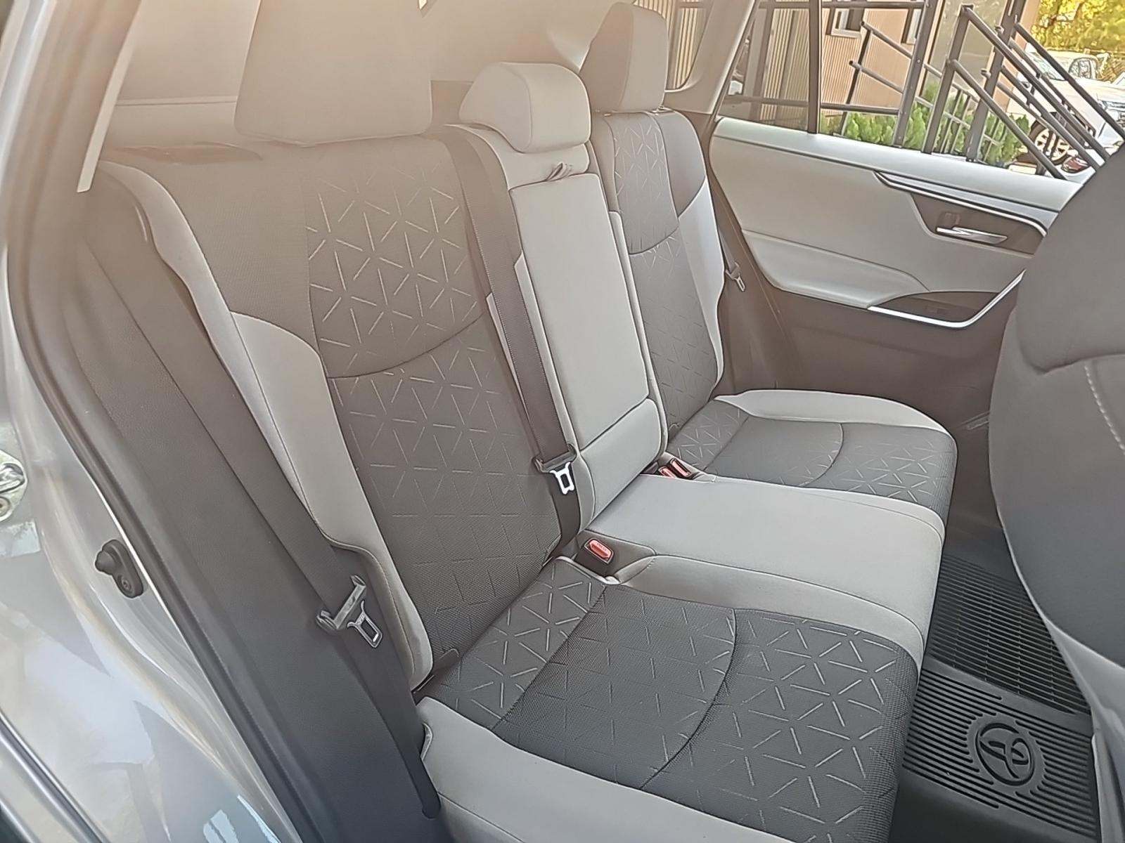 2021 Toyota RAV4 XLE FWD